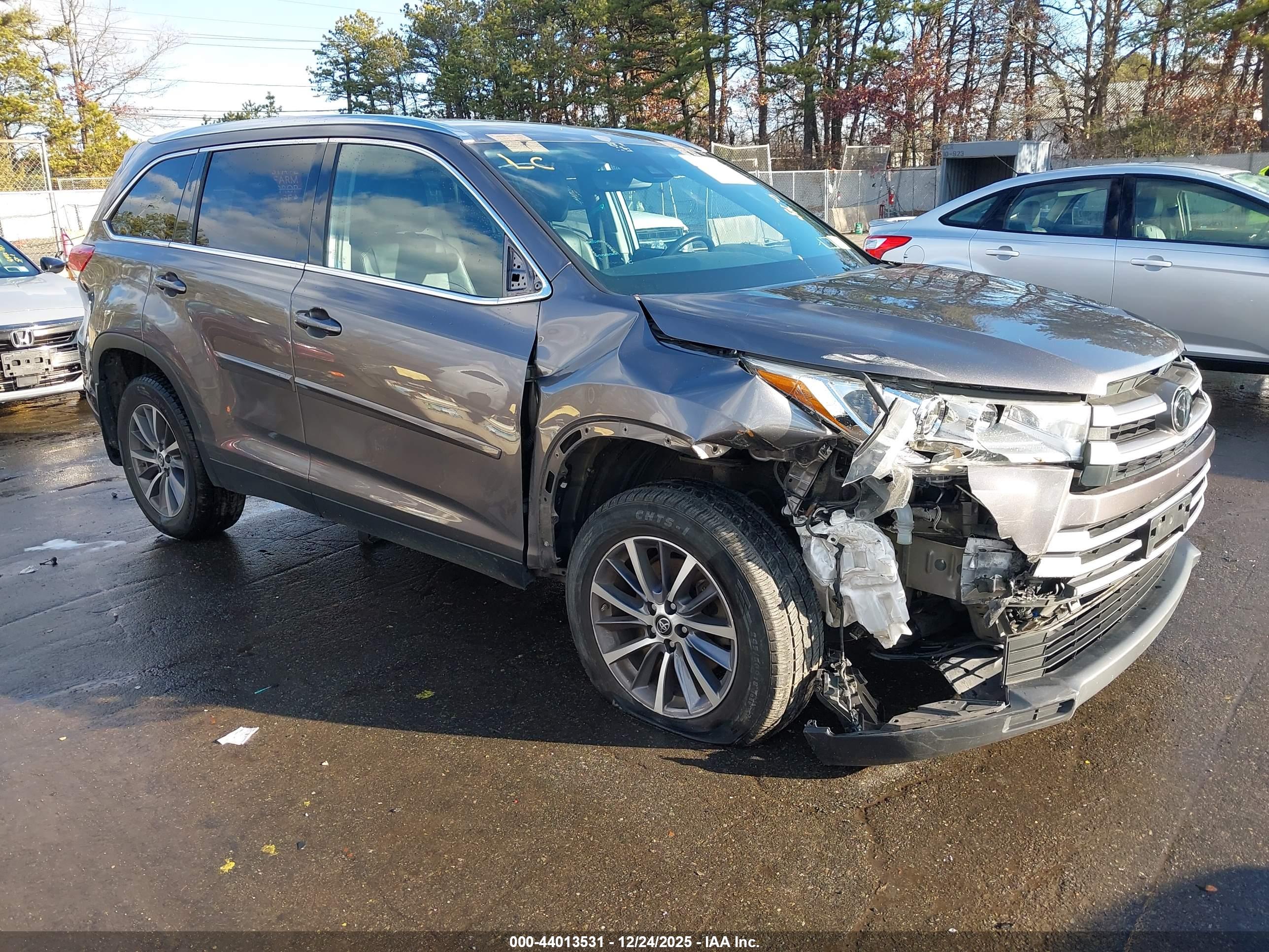 TOYOTA HIGHLANDER image 6