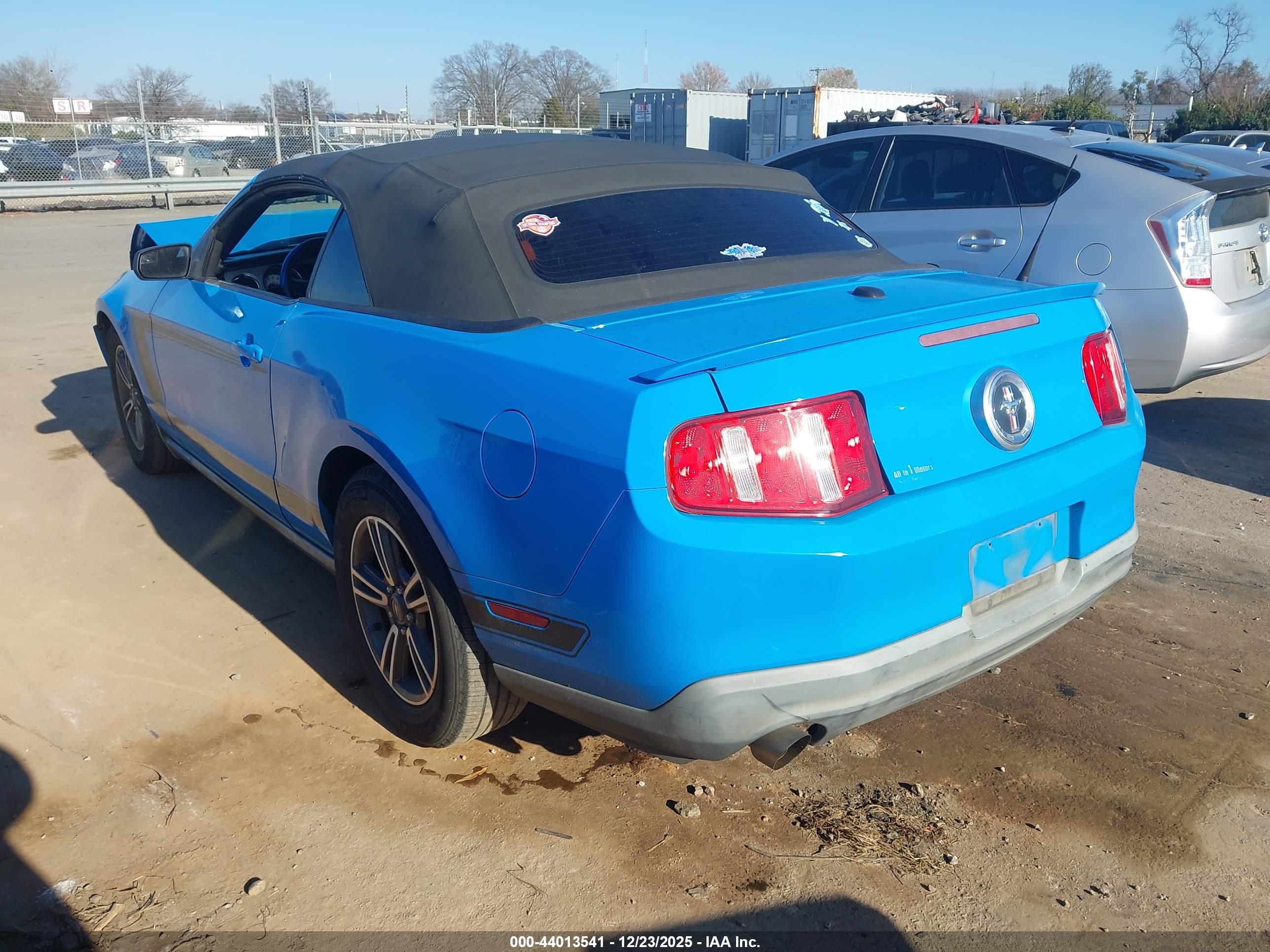 FORD MUSTANG image 3
