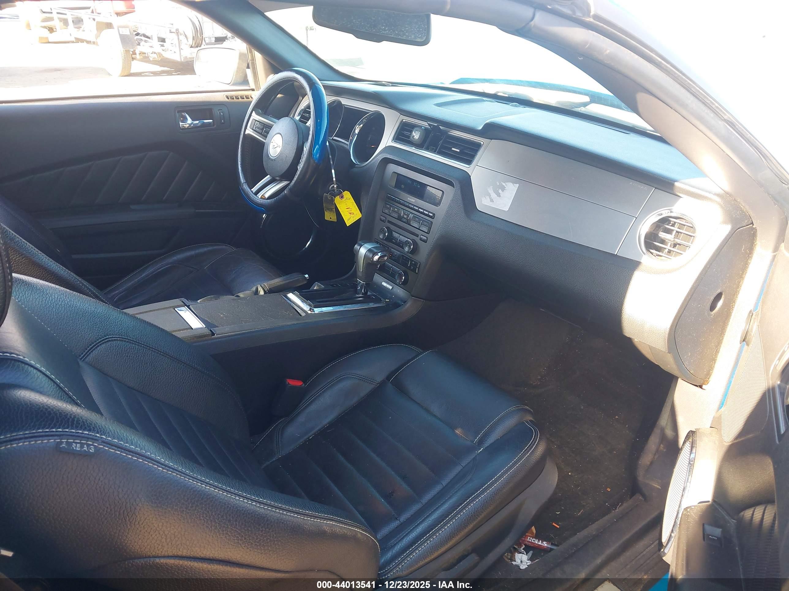 FORD MUSTANG image 5