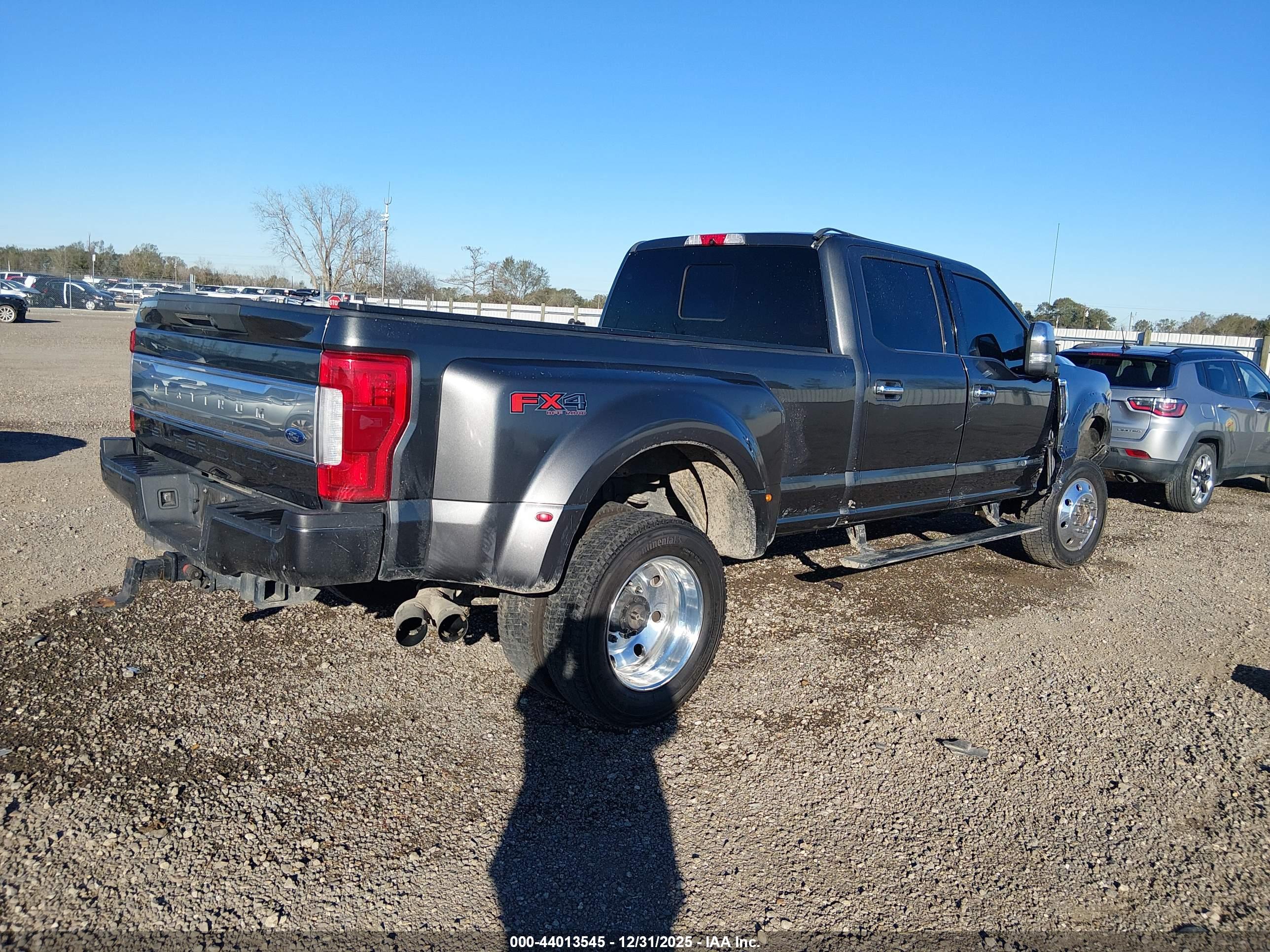 FORD F-450 image 4