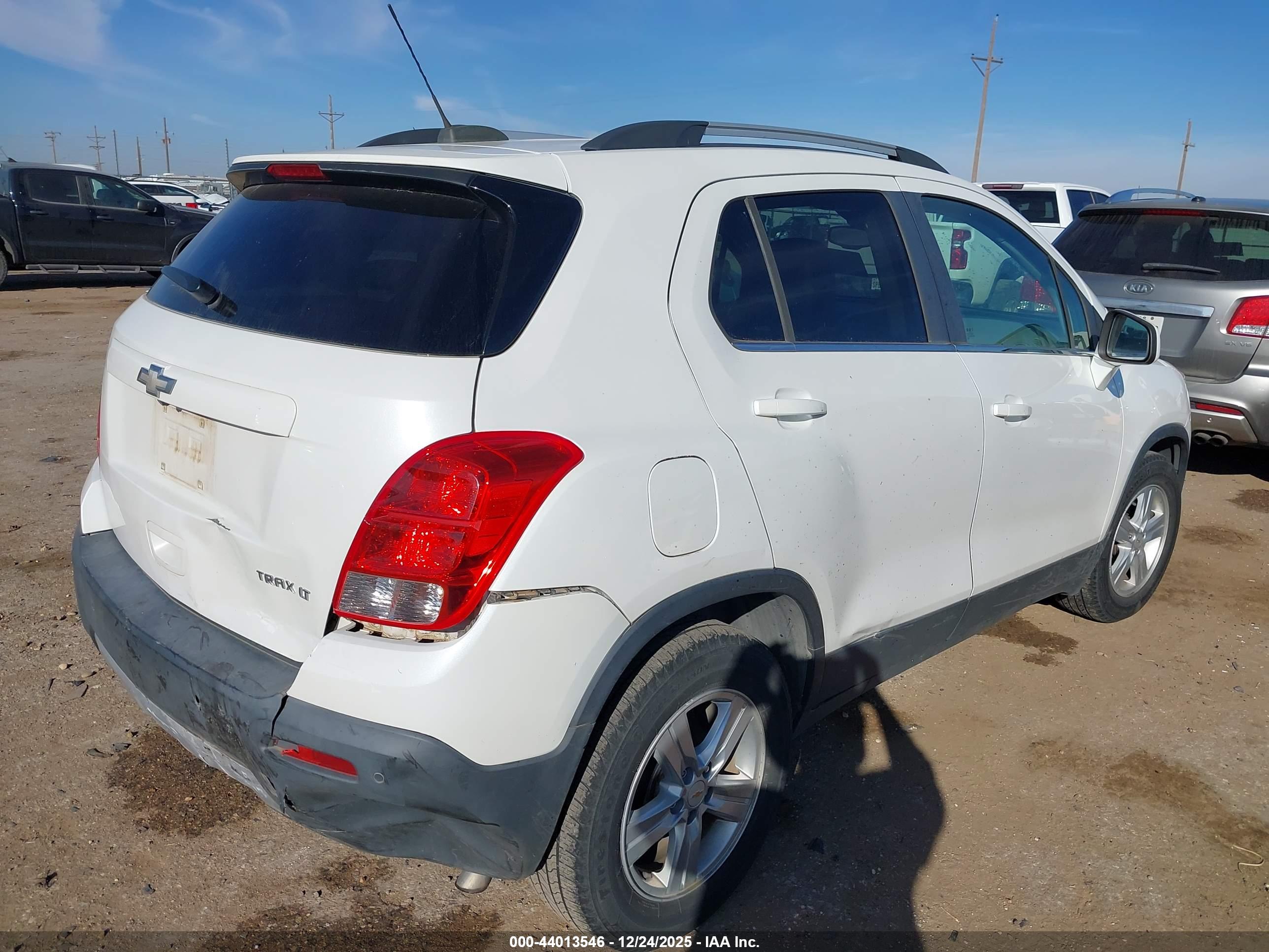 CHEVROLET TRAX image 4