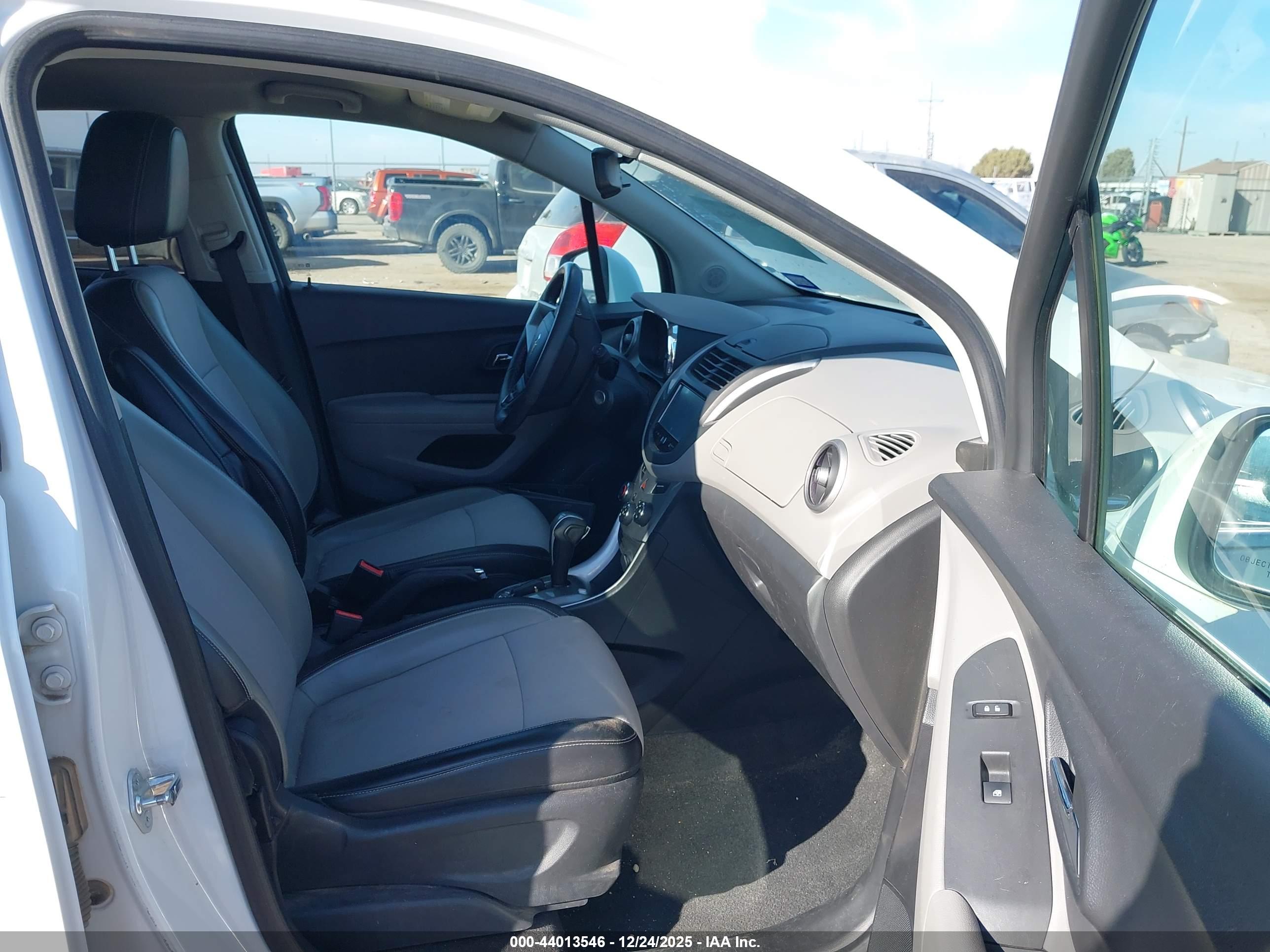 CHEVROLET TRAX image 5