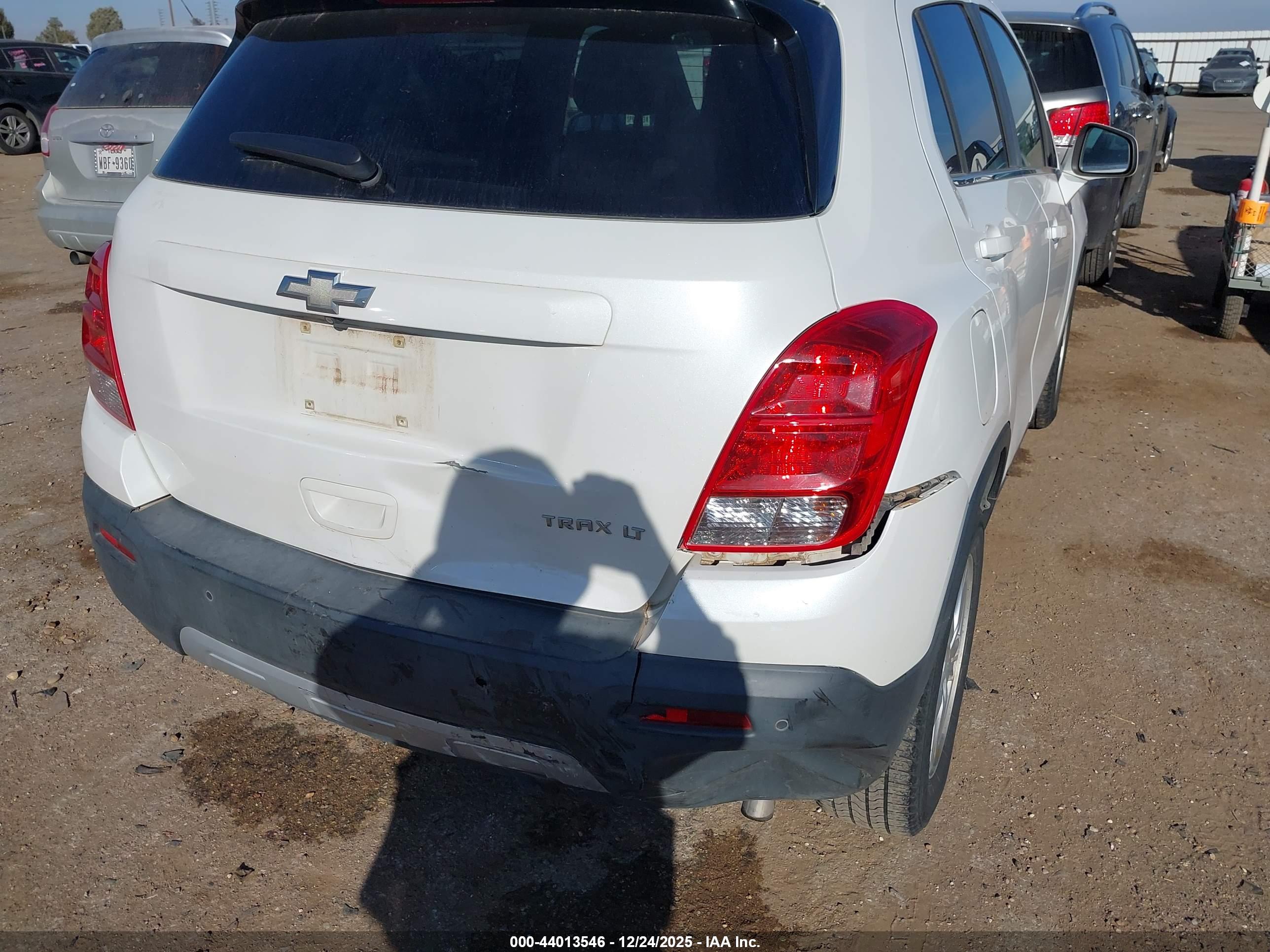 CHEVROLET TRAX image 6