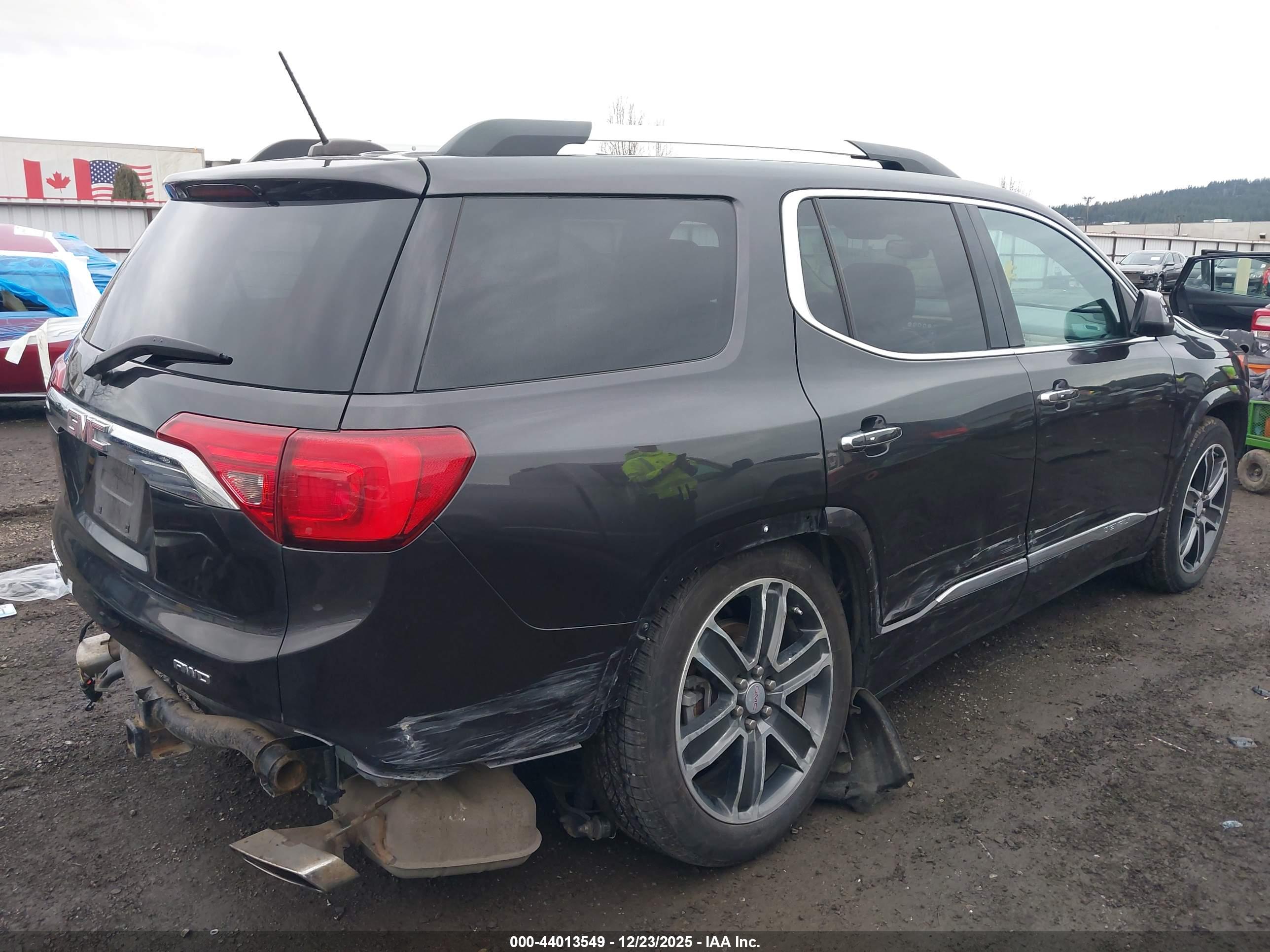 GMC ACADIA image 4