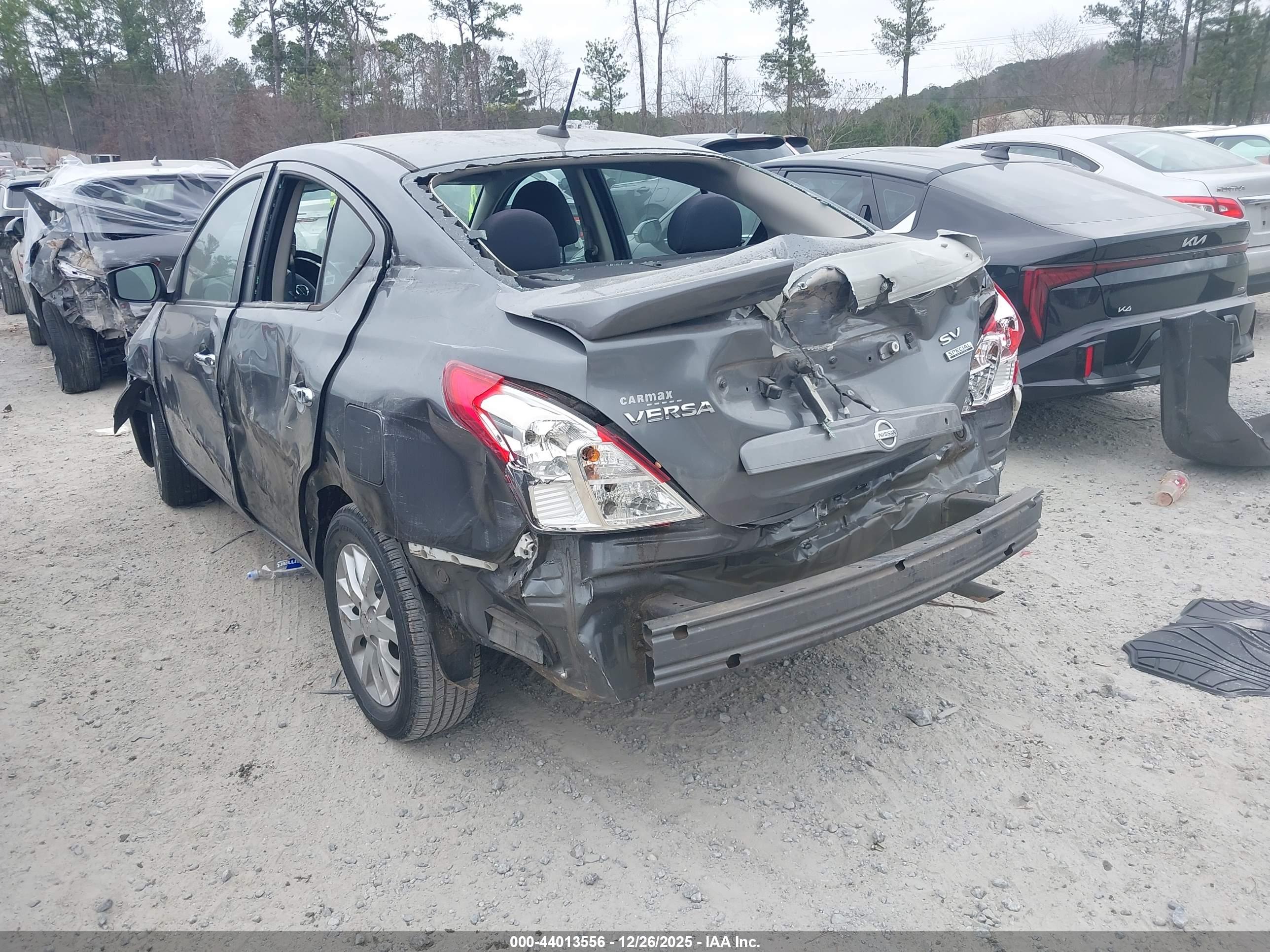 NISSAN VERSA image 3