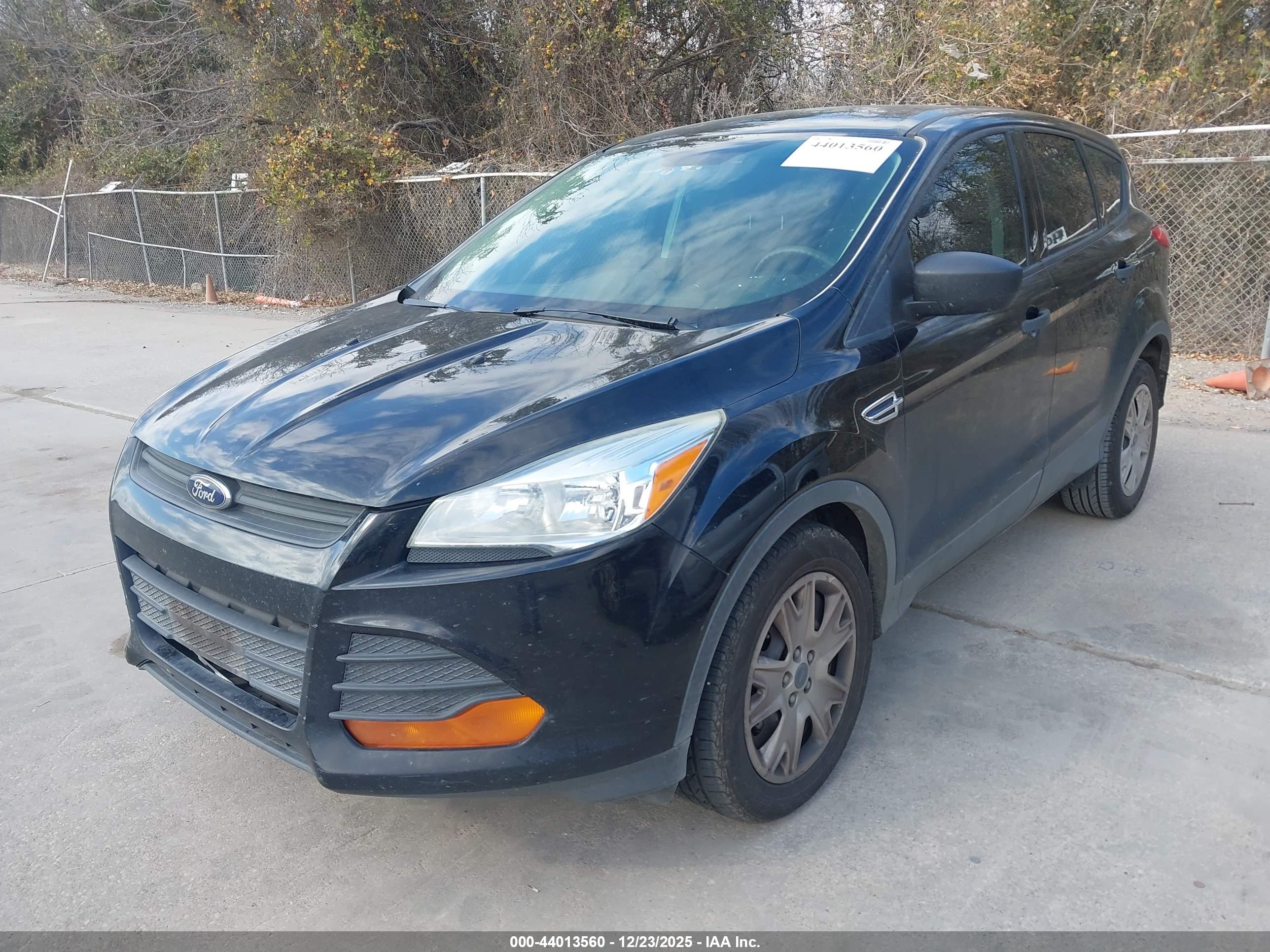 FORD ESCAPE image 2