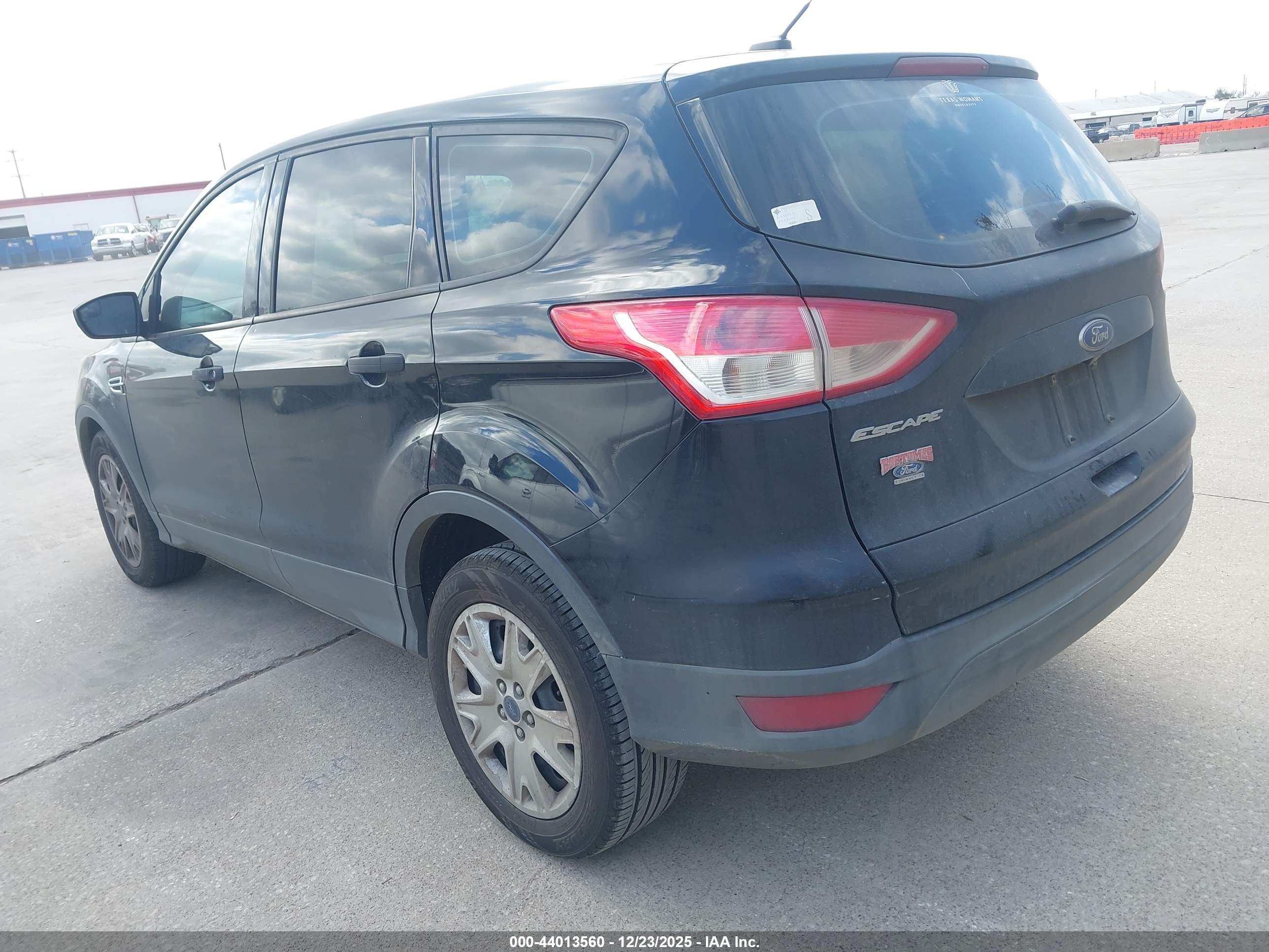 FORD ESCAPE image 3