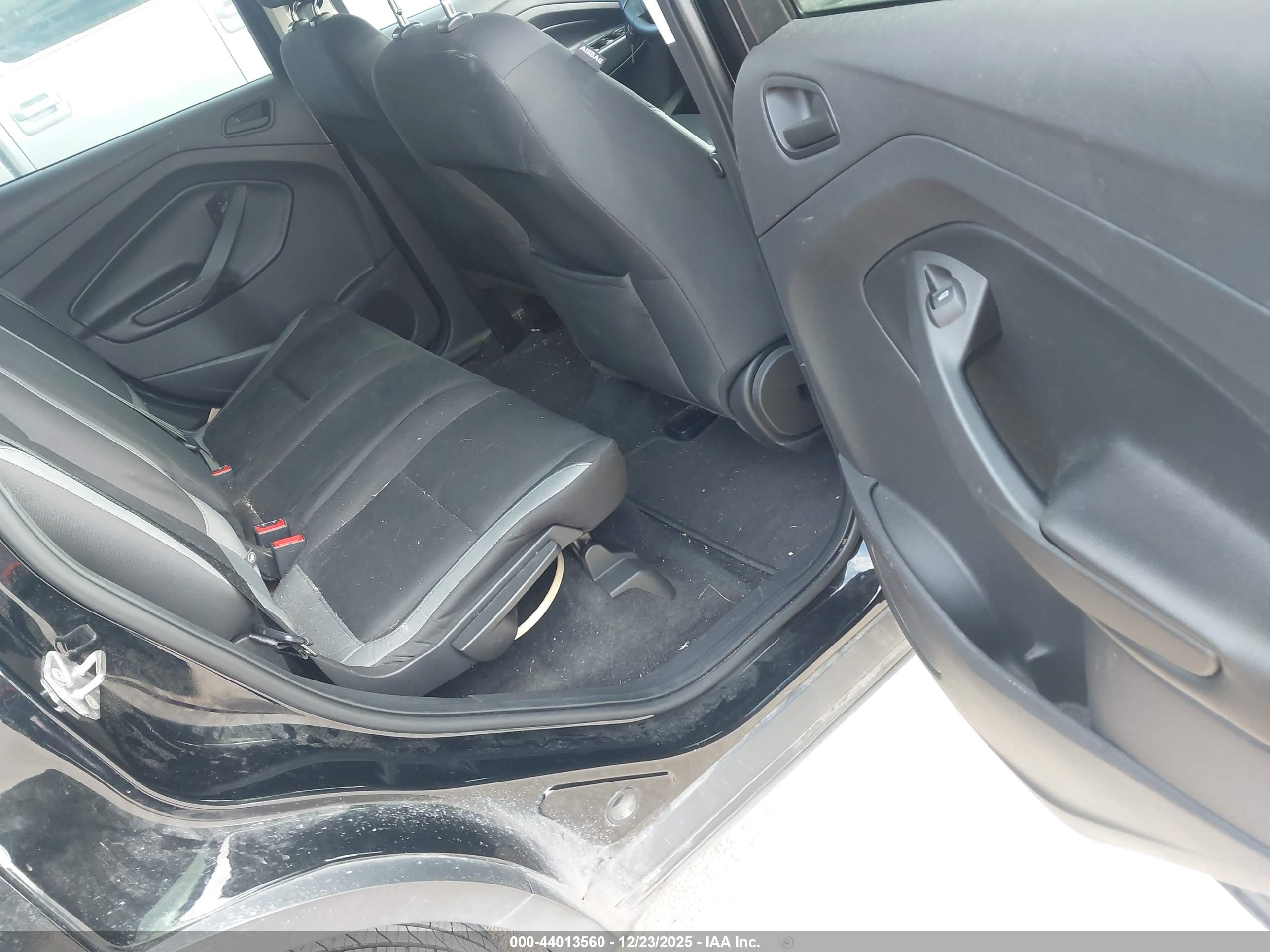FORD ESCAPE image 8