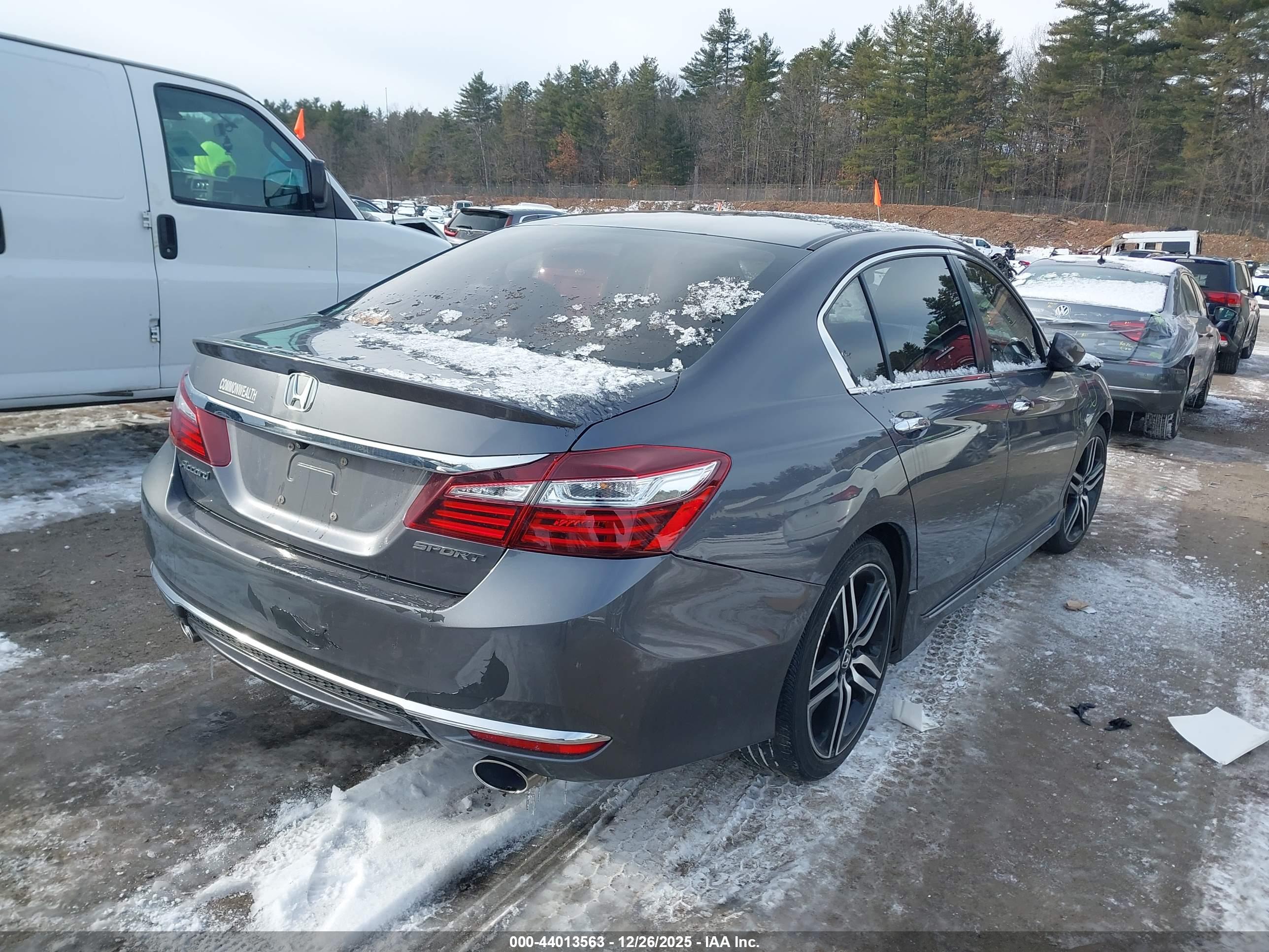 HONDA ACCORD image 4