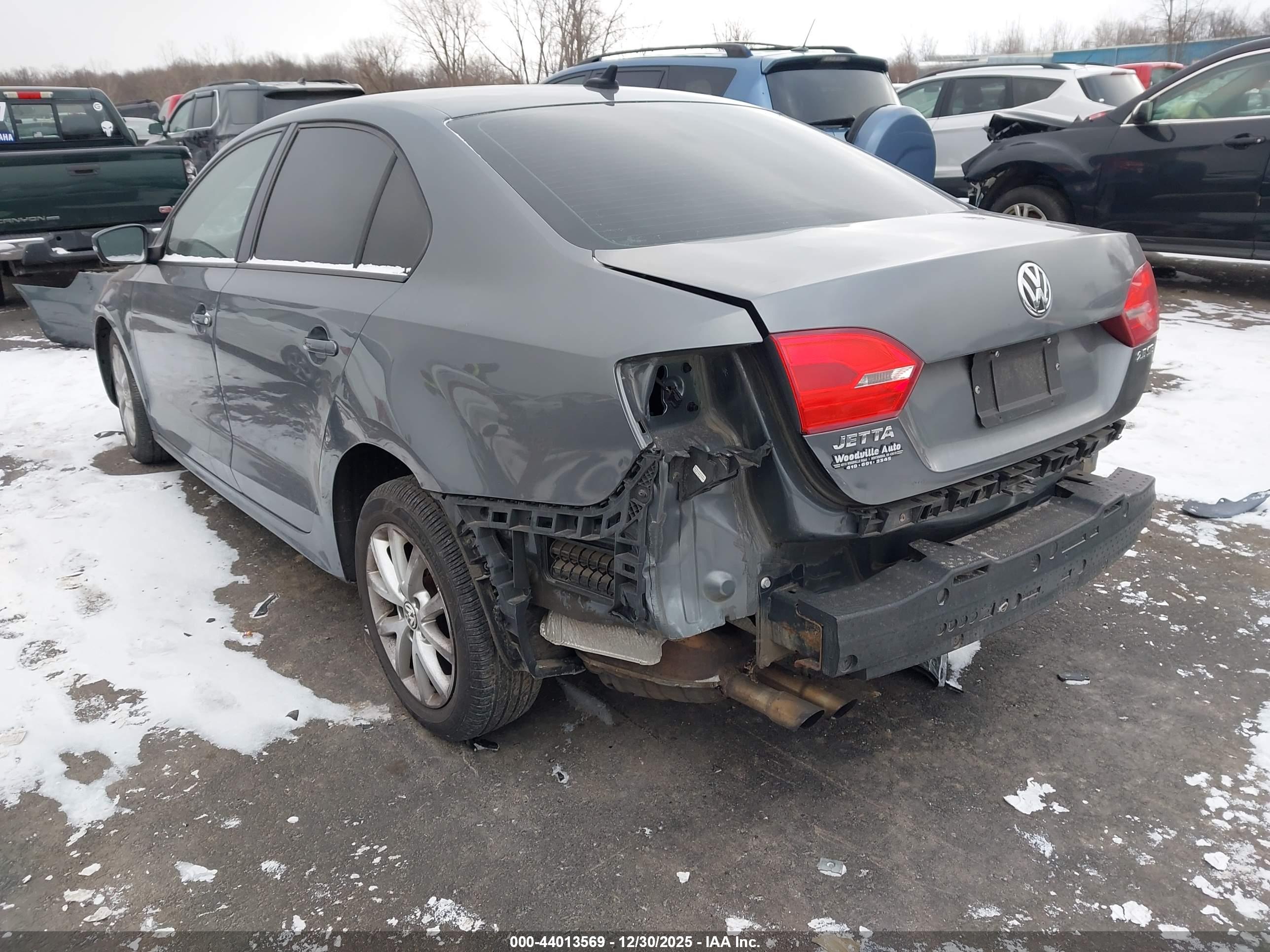 VOLKSWAGEN JETTA image 3