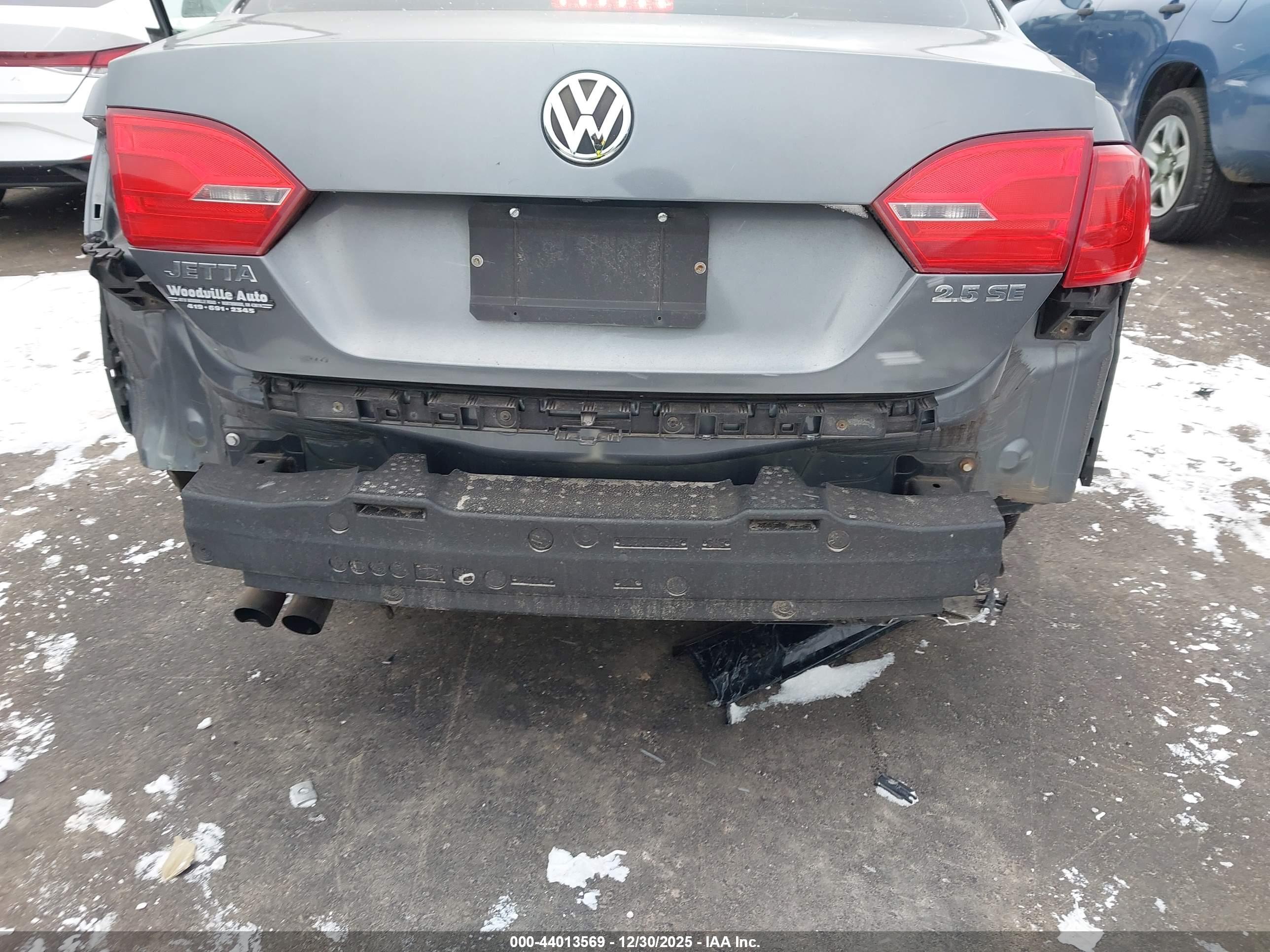 VOLKSWAGEN JETTA image 6