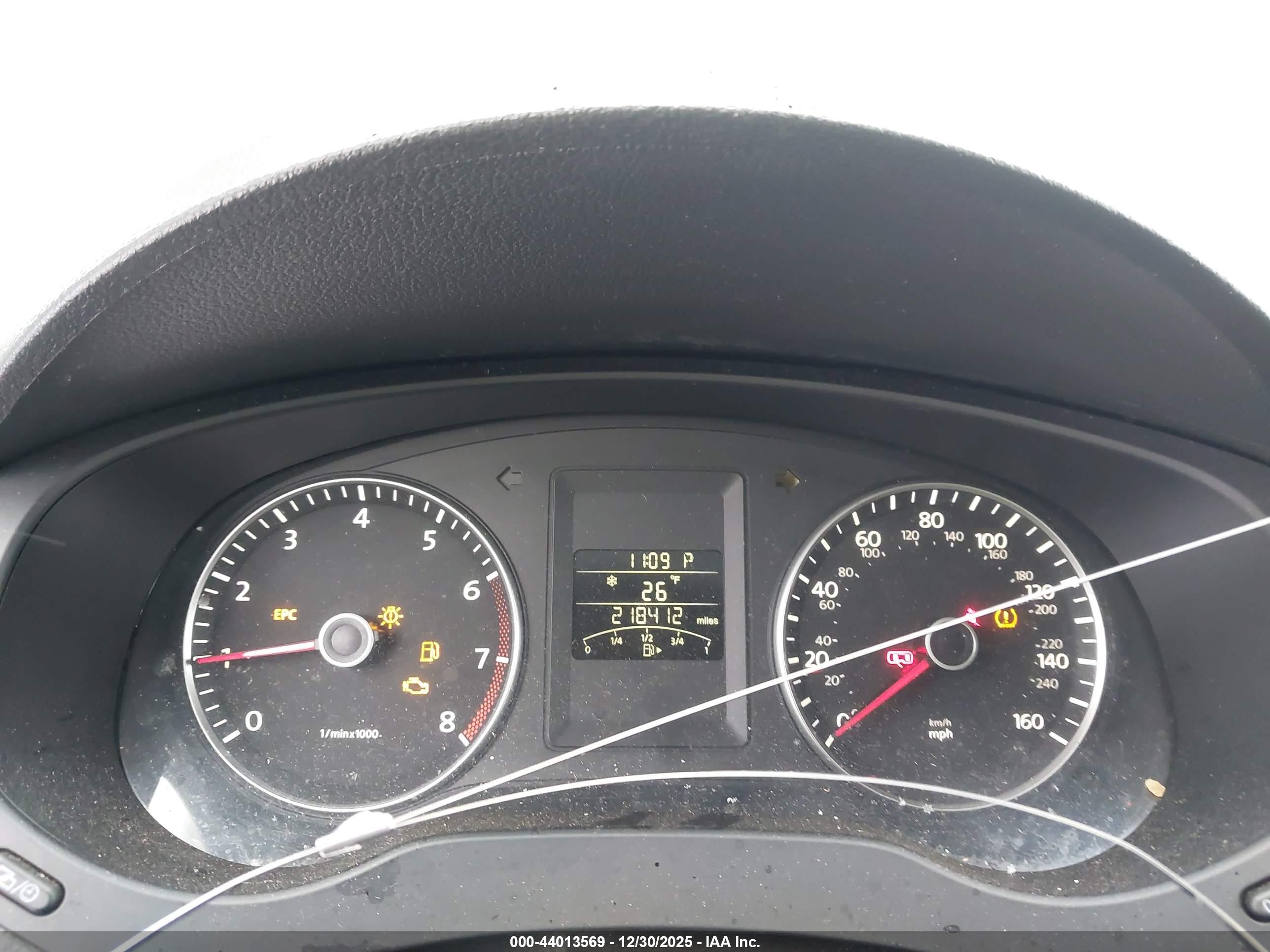 VOLKSWAGEN JETTA image 7