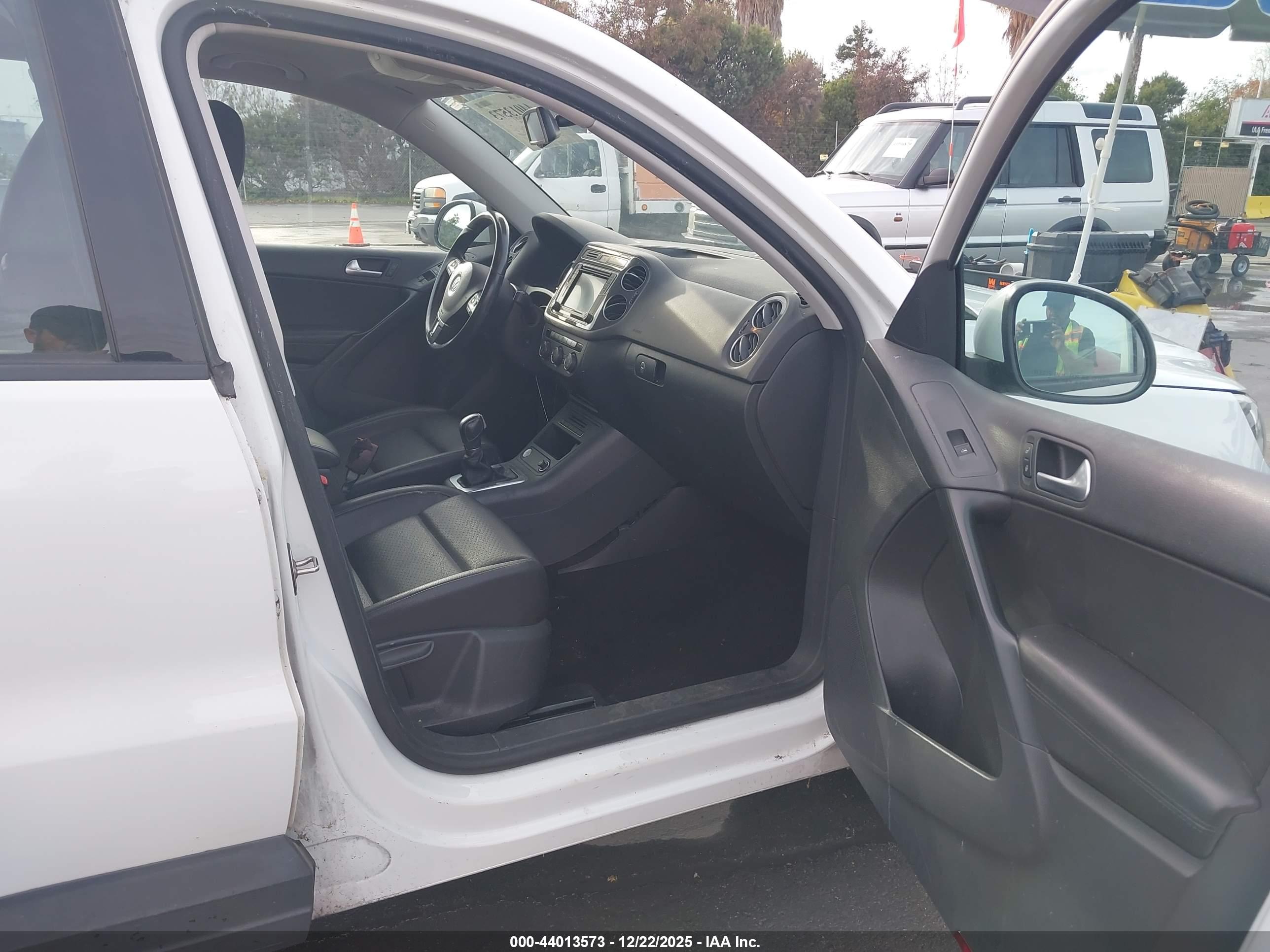 VOLKSWAGEN TIGUAN image 5