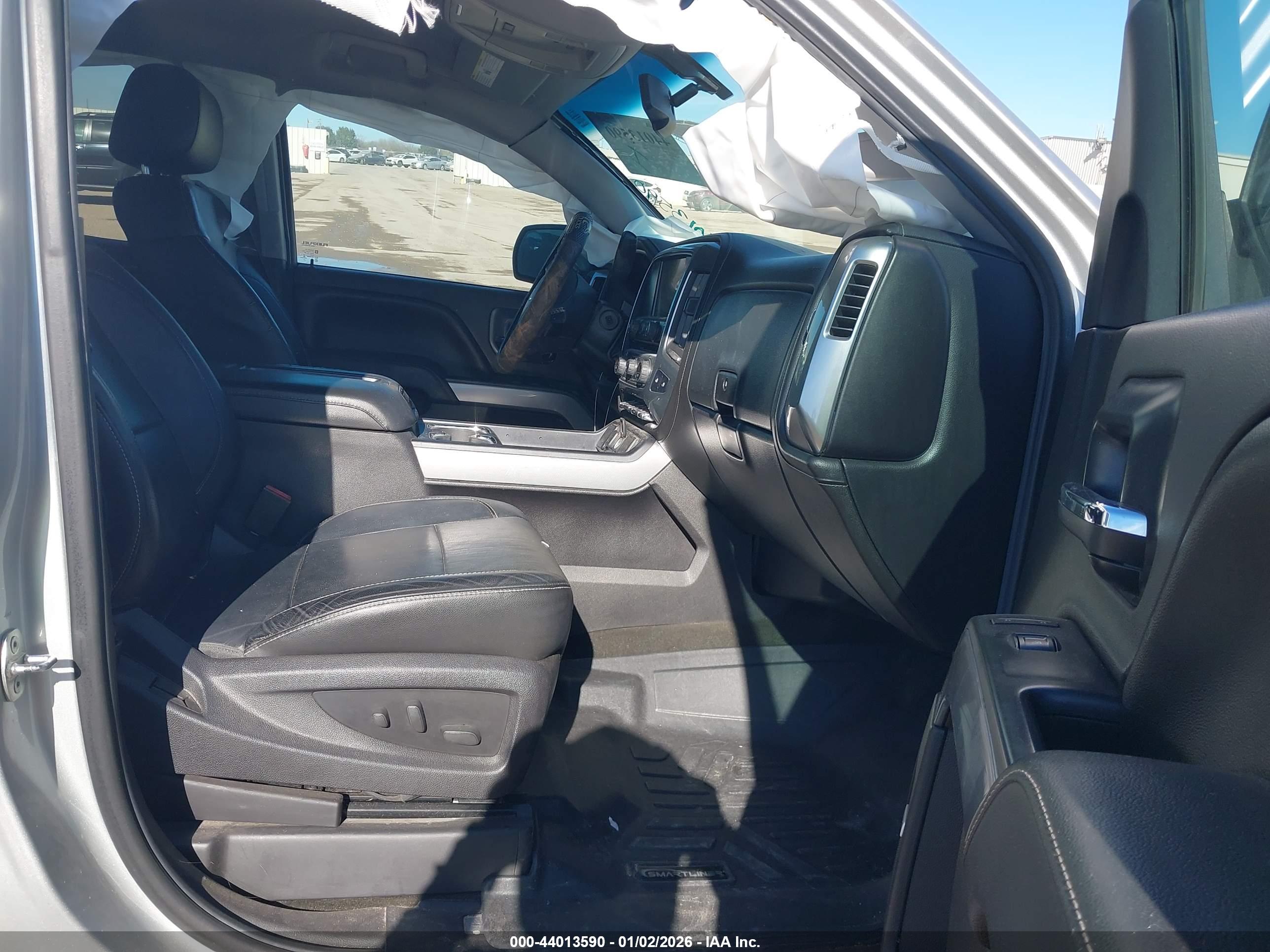 CHEVROLET SILVERADO image 5
