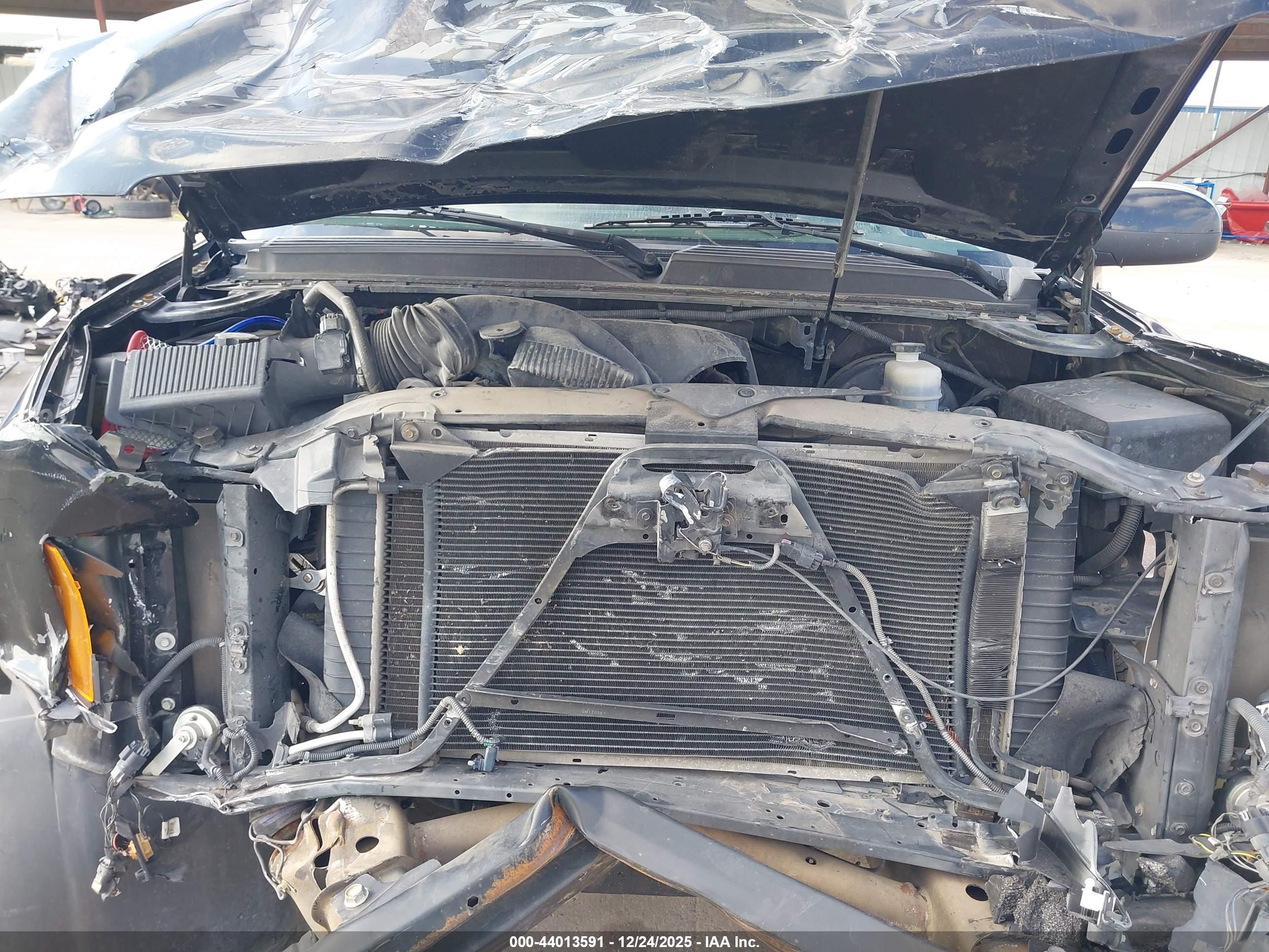 CHEVROLET TAHOE image 10