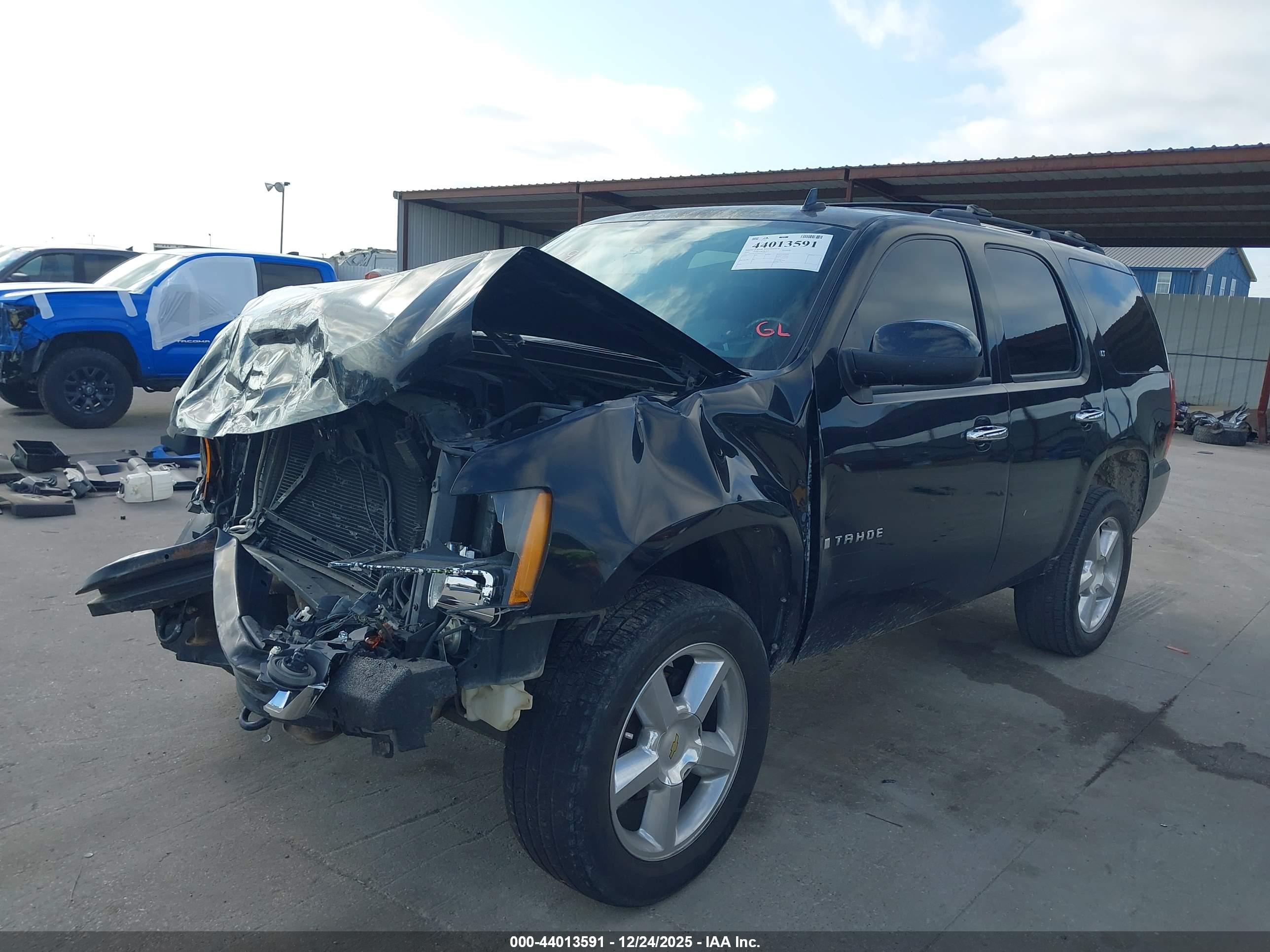 CHEVROLET TAHOE image 2