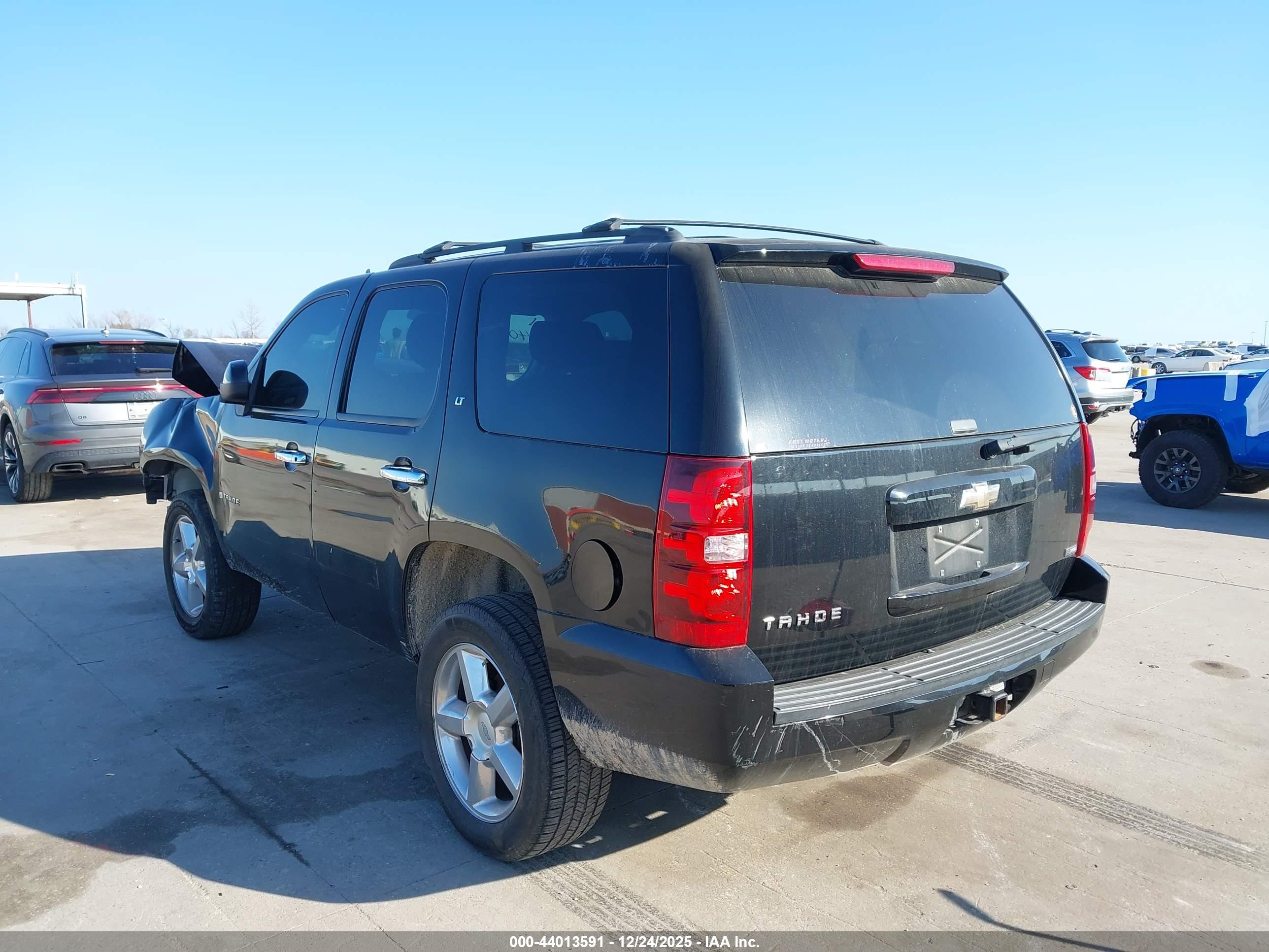CHEVROLET TAHOE image 3