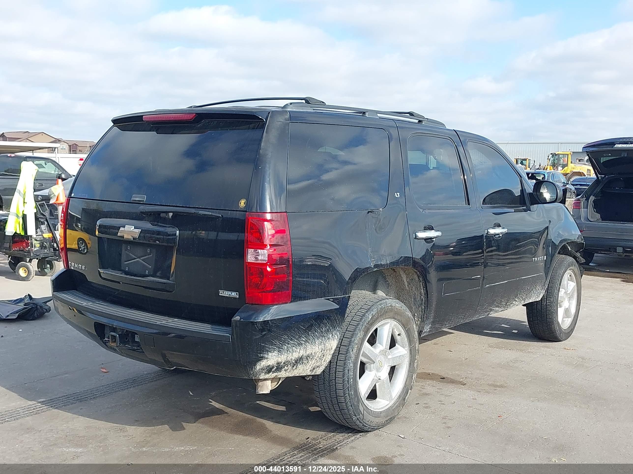 CHEVROLET TAHOE image 4