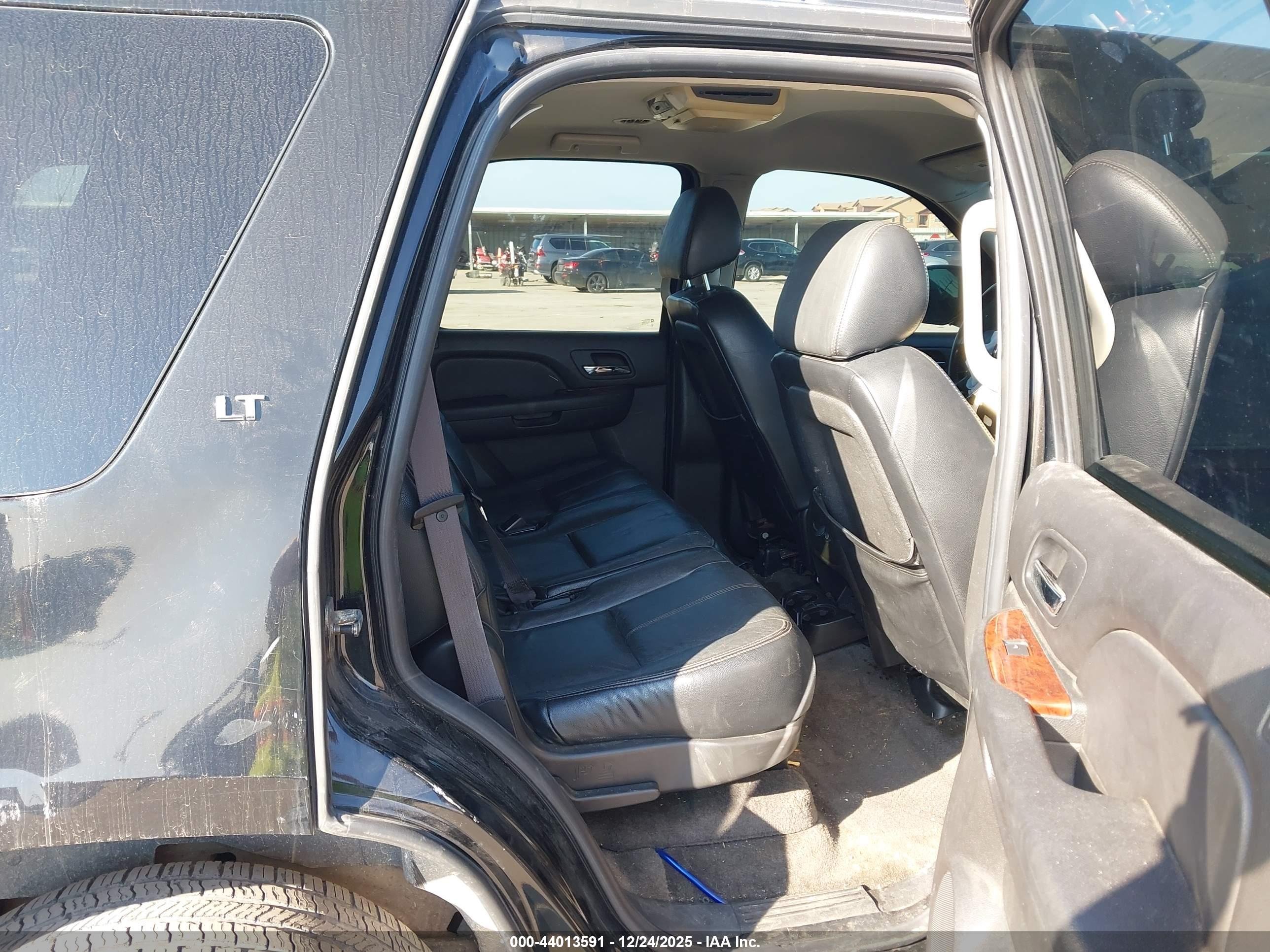 CHEVROLET TAHOE image 8