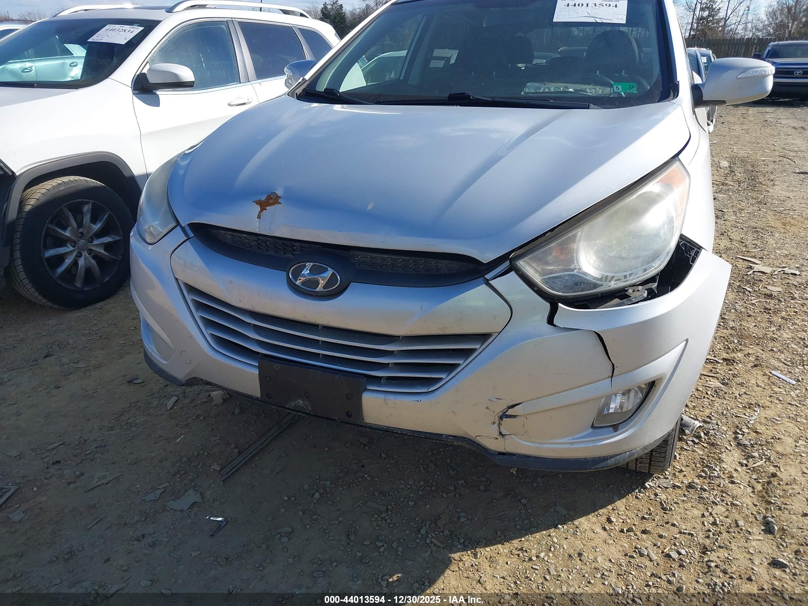 HYUNDAI TUCSON image 6