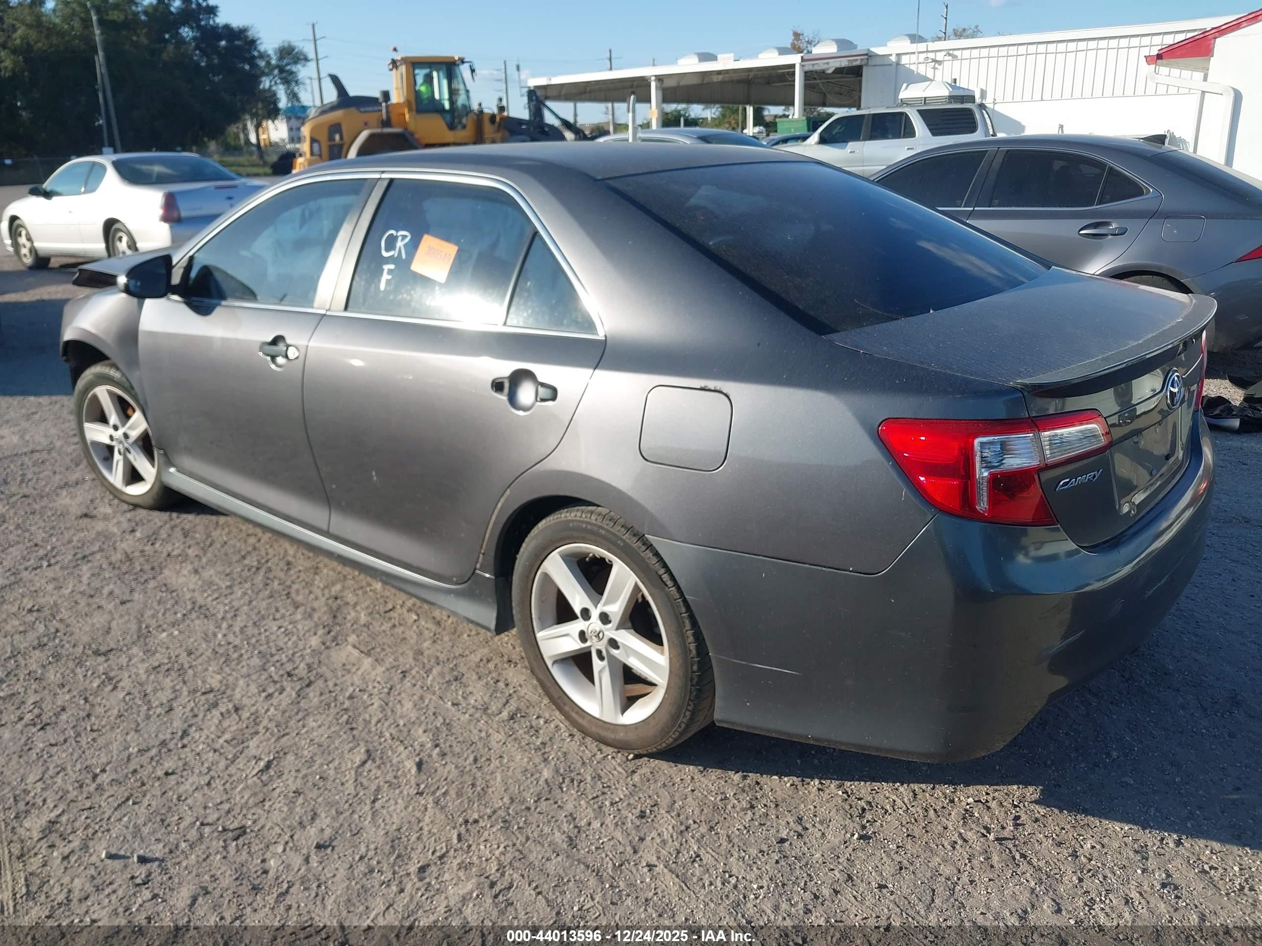 TOYOTA CAMRY image 3