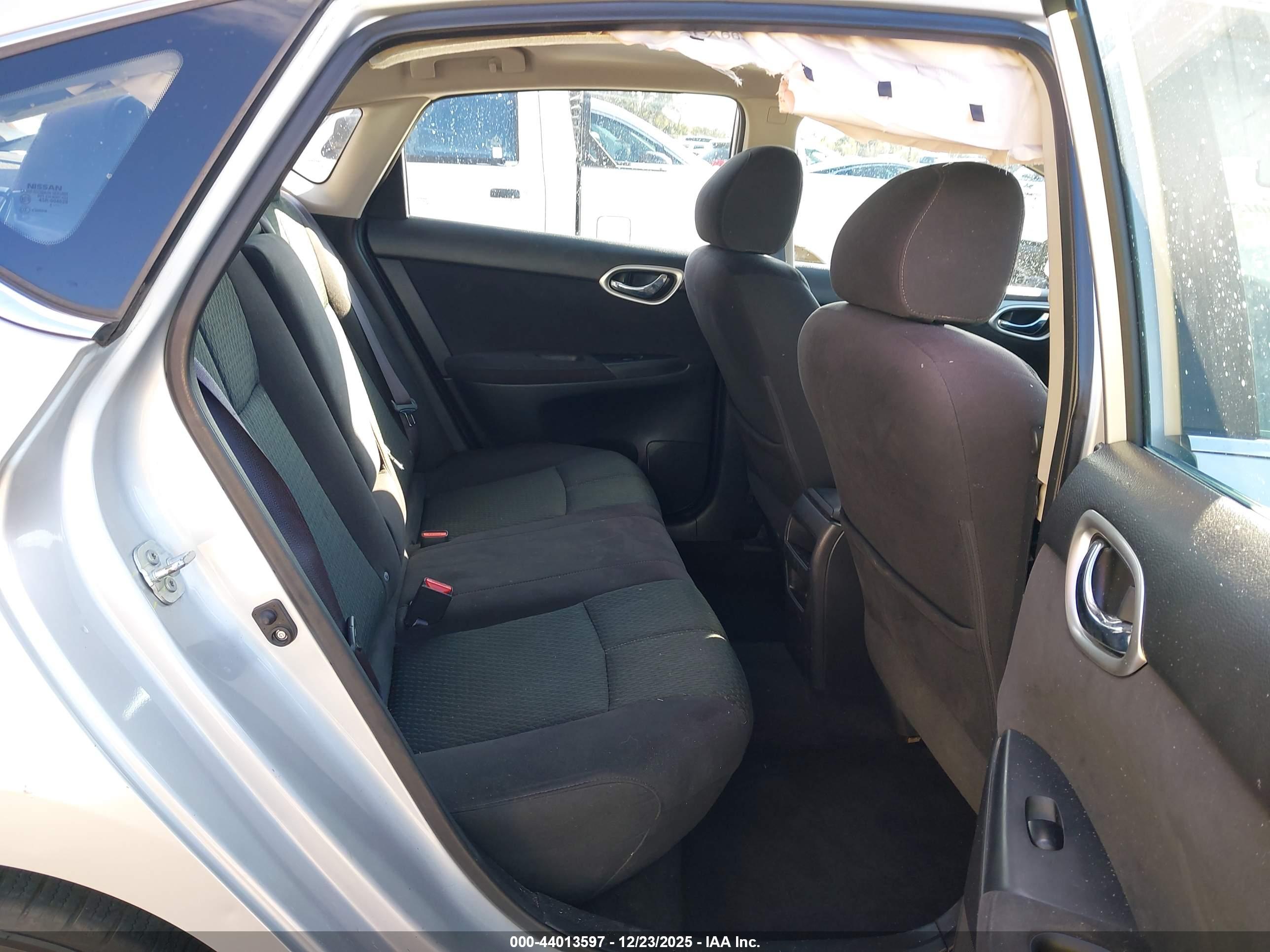 NISSAN SENTRA image 8