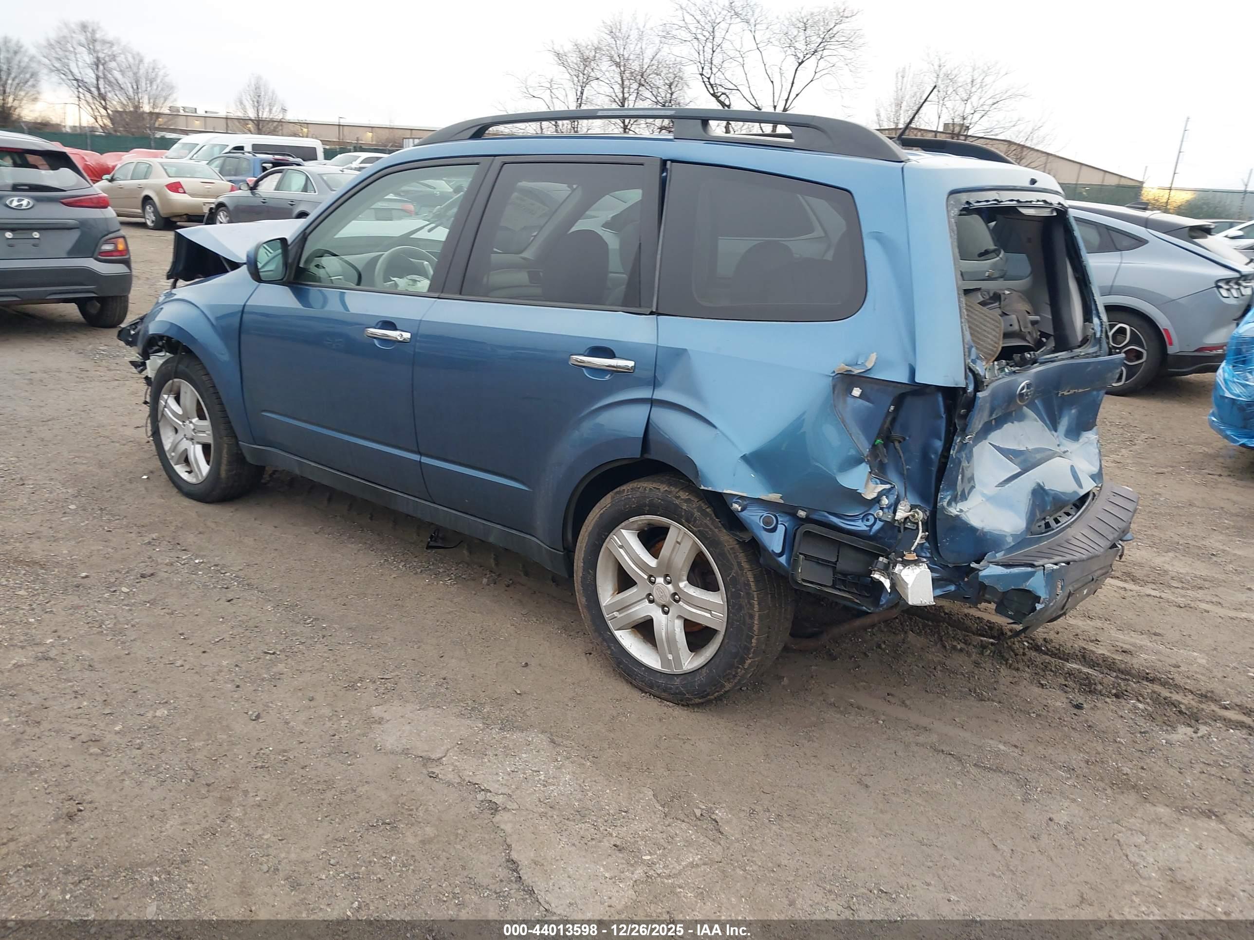 SUBARU FORESTER image 3