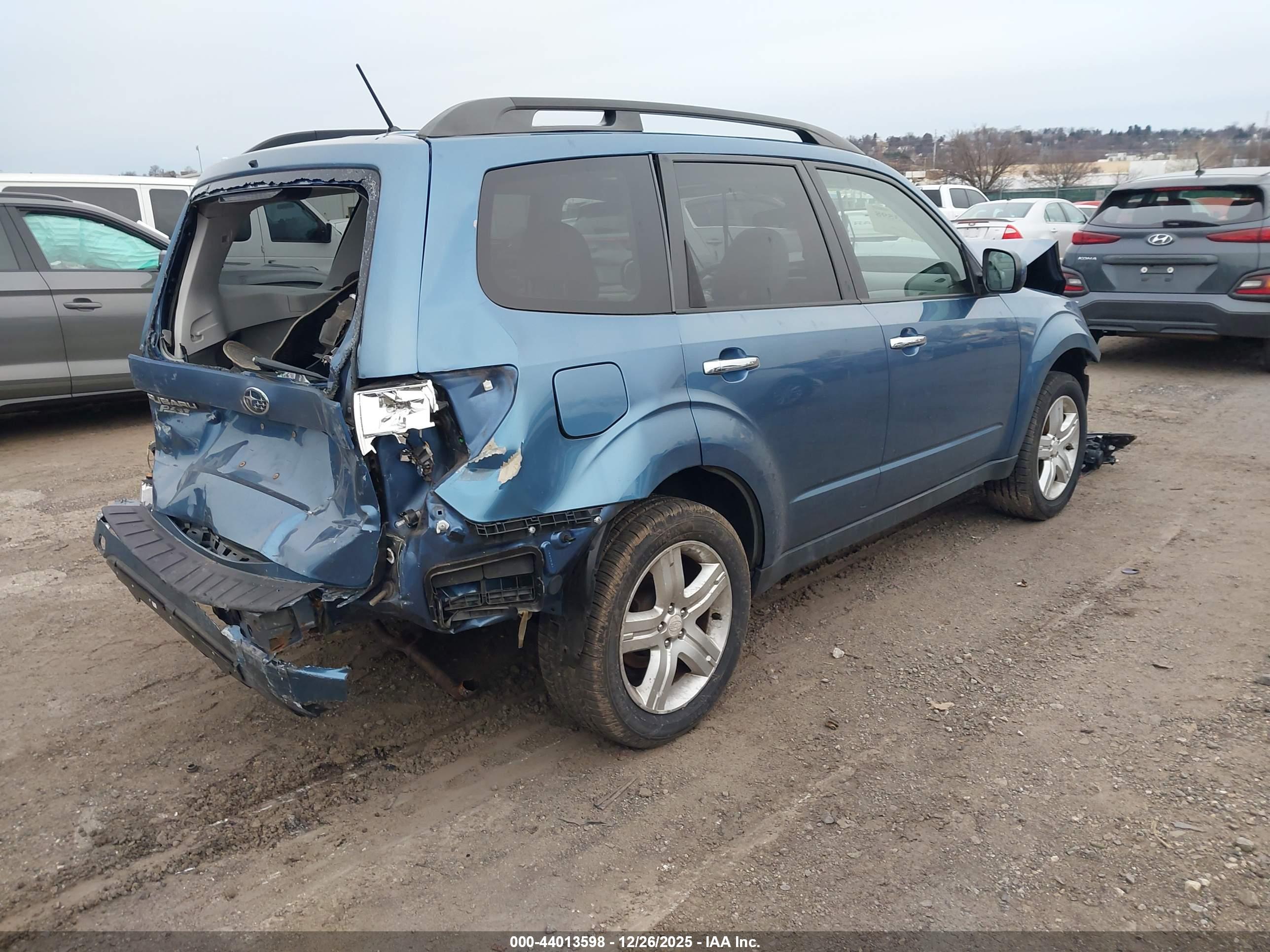SUBARU FORESTER image 4