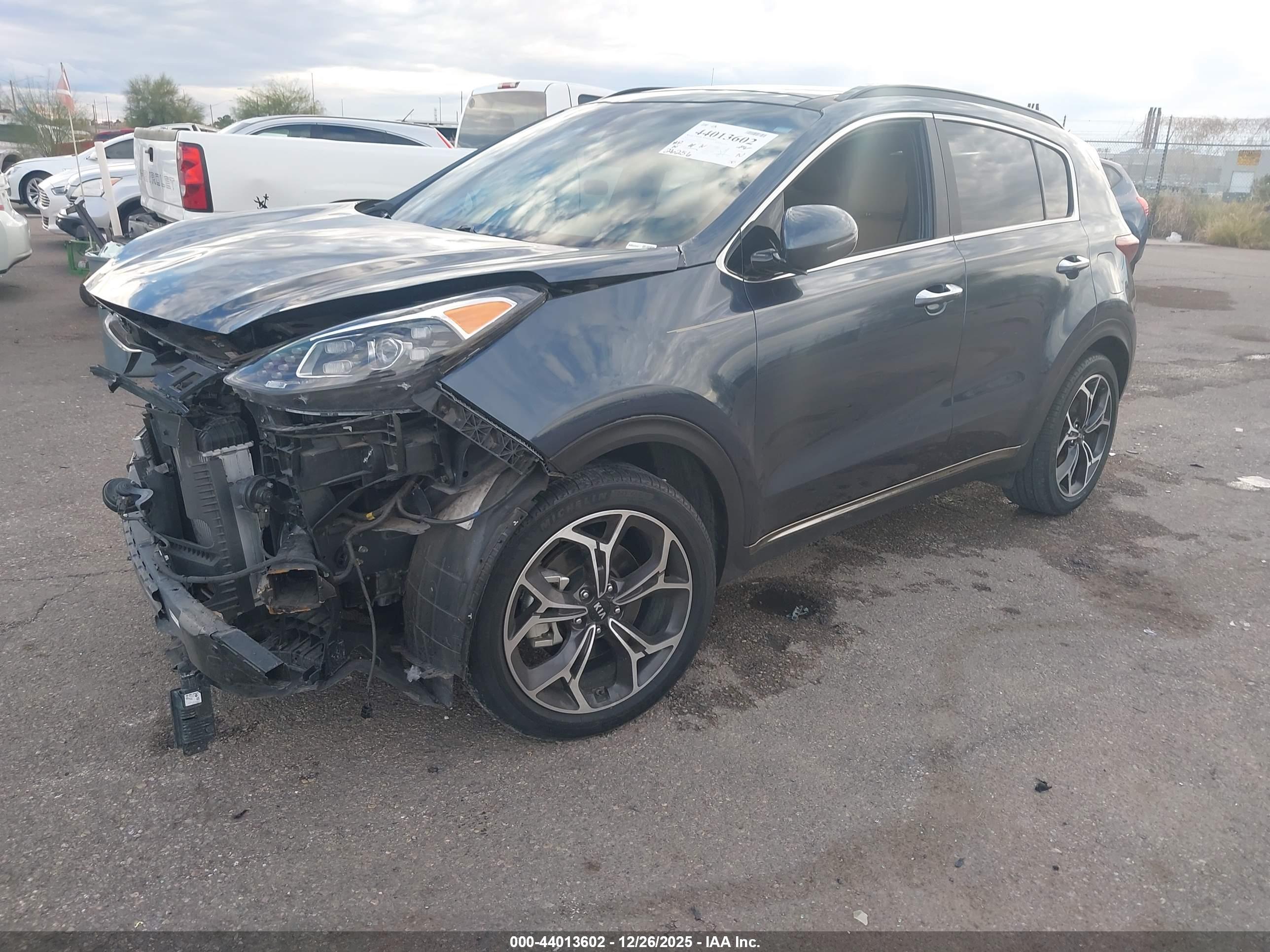 KIA SPORTAGE image 2