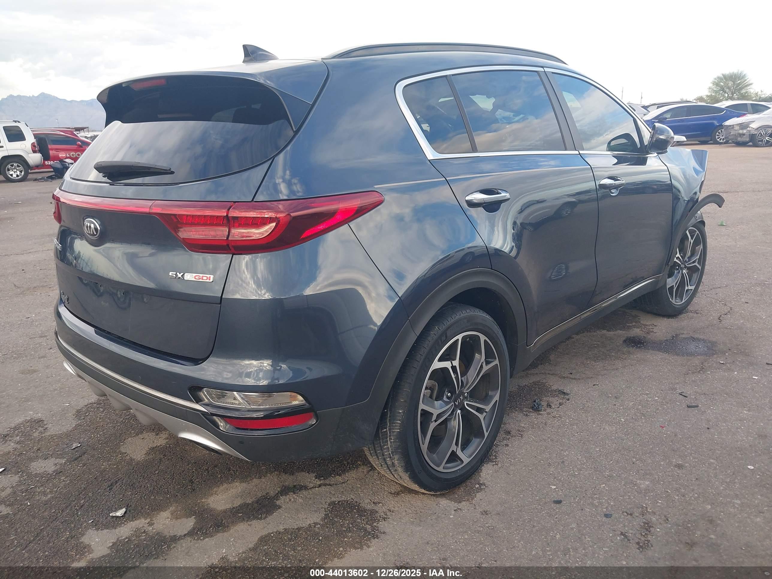 KIA SPORTAGE image 4