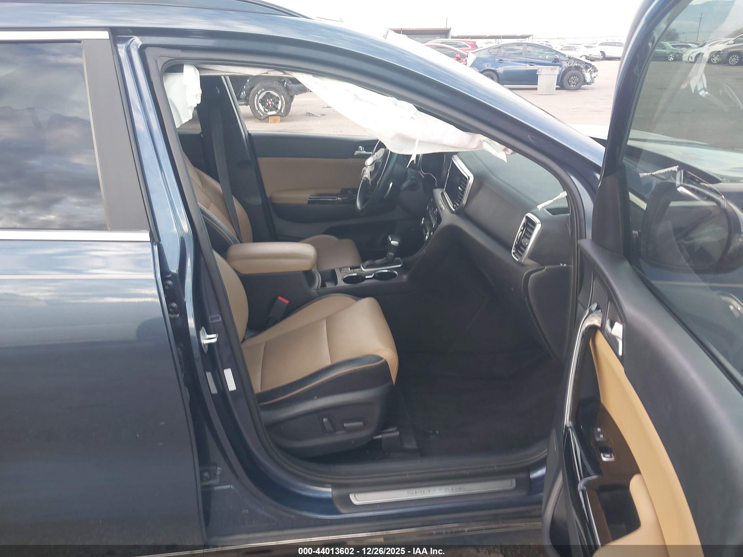 KIA SPORTAGE image 5