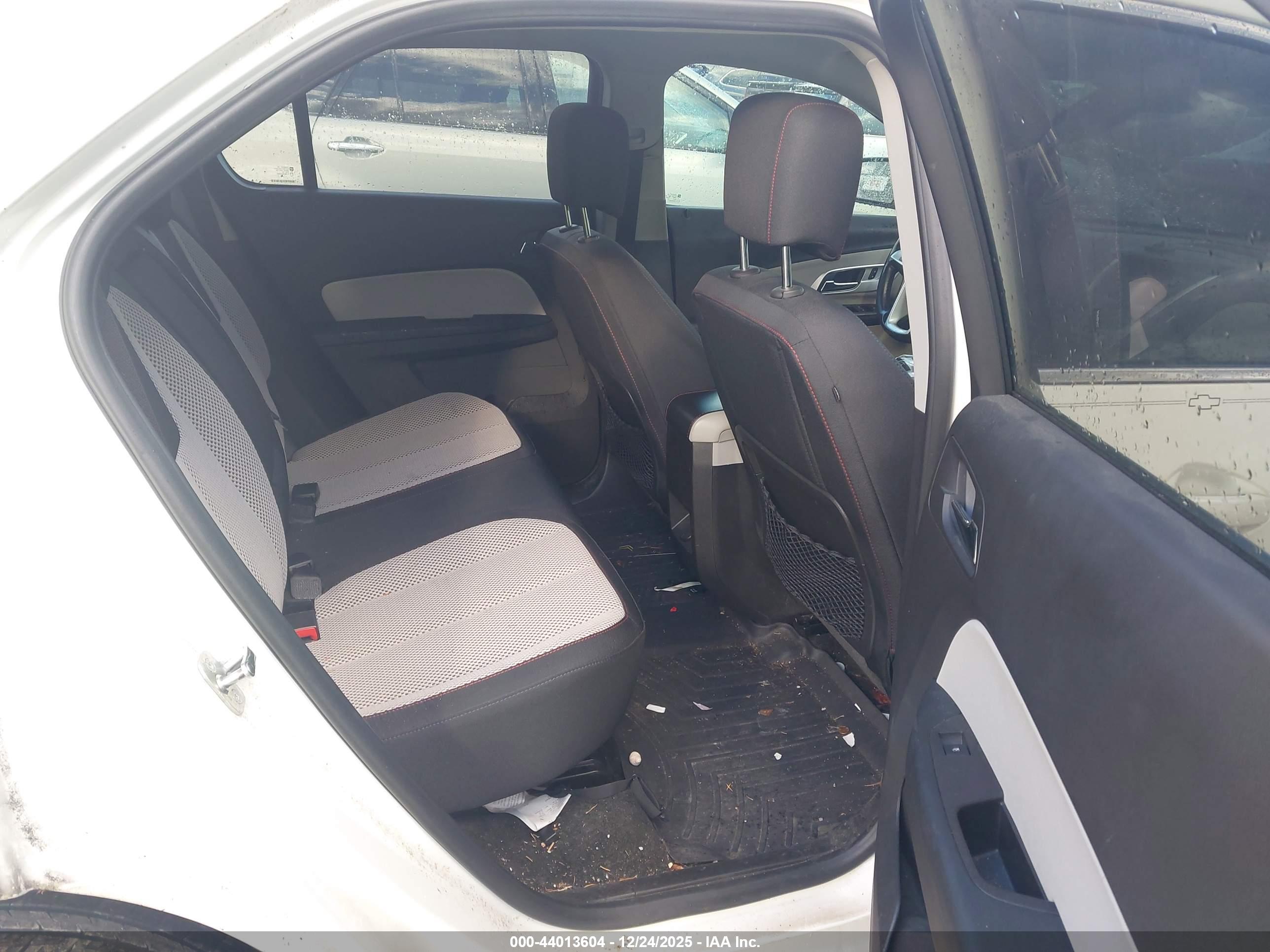 CHEVROLET EQUINOX image 8