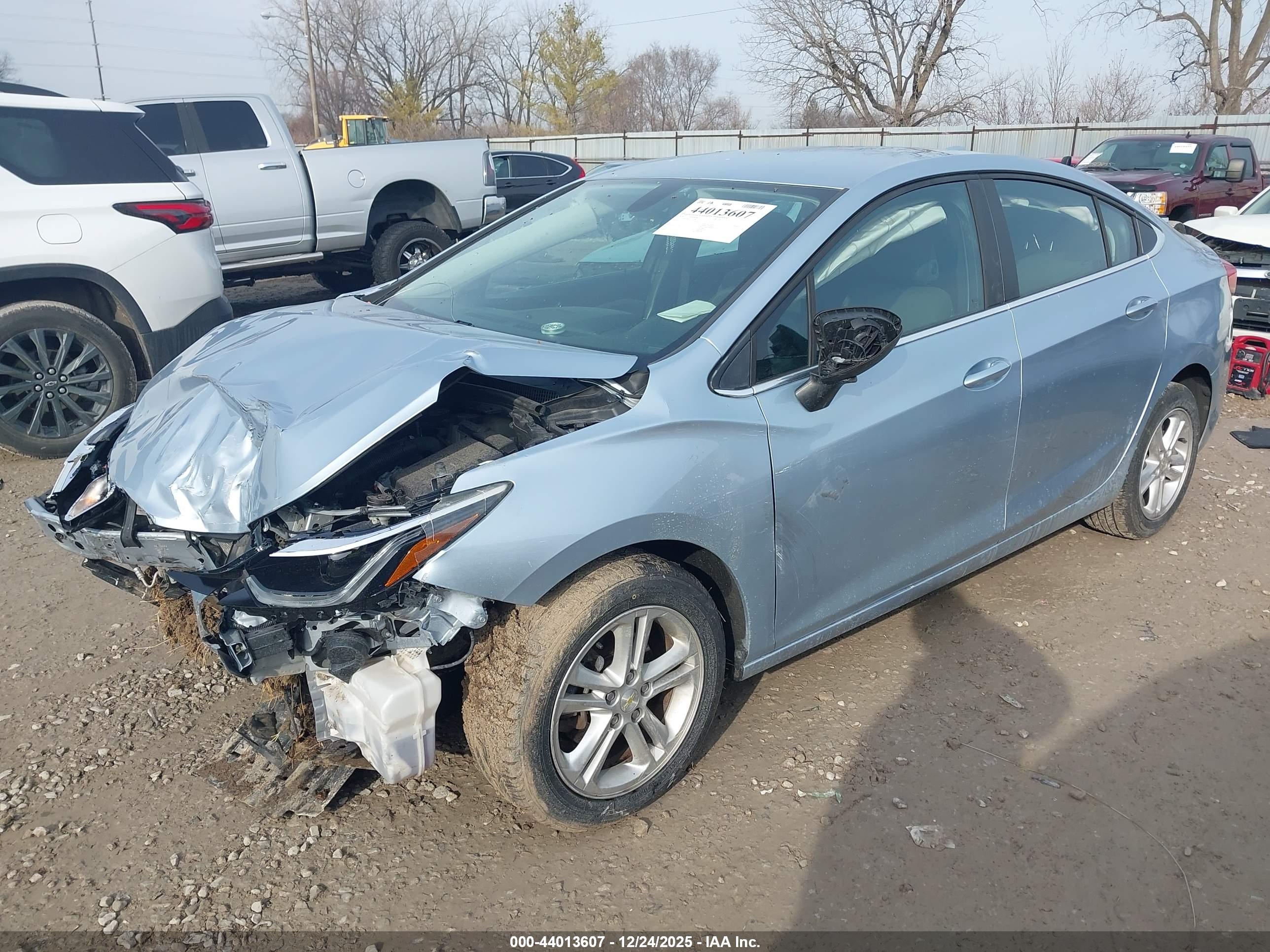 CHEVROLET CRUZE image 2