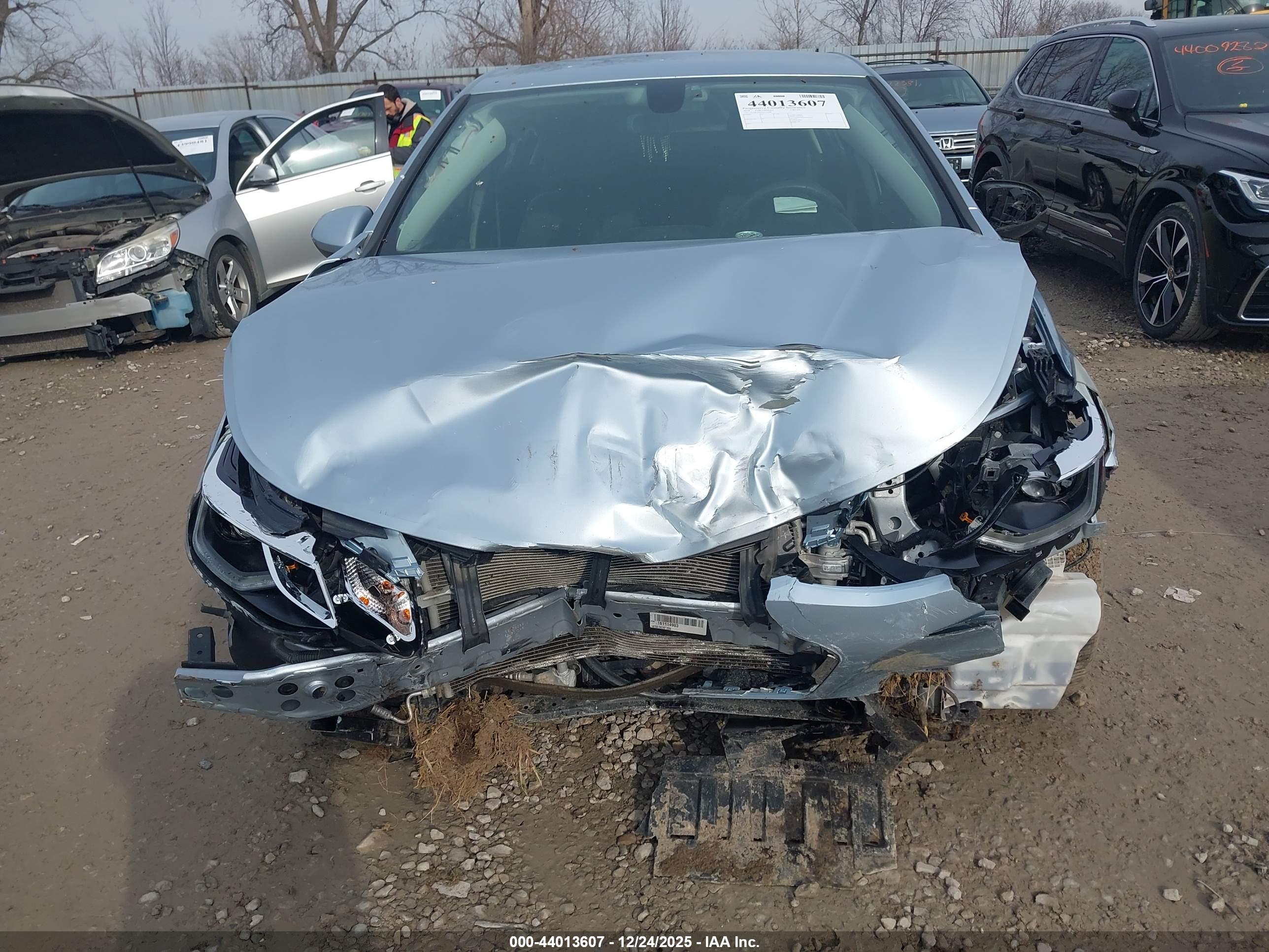 CHEVROLET CRUZE image 6