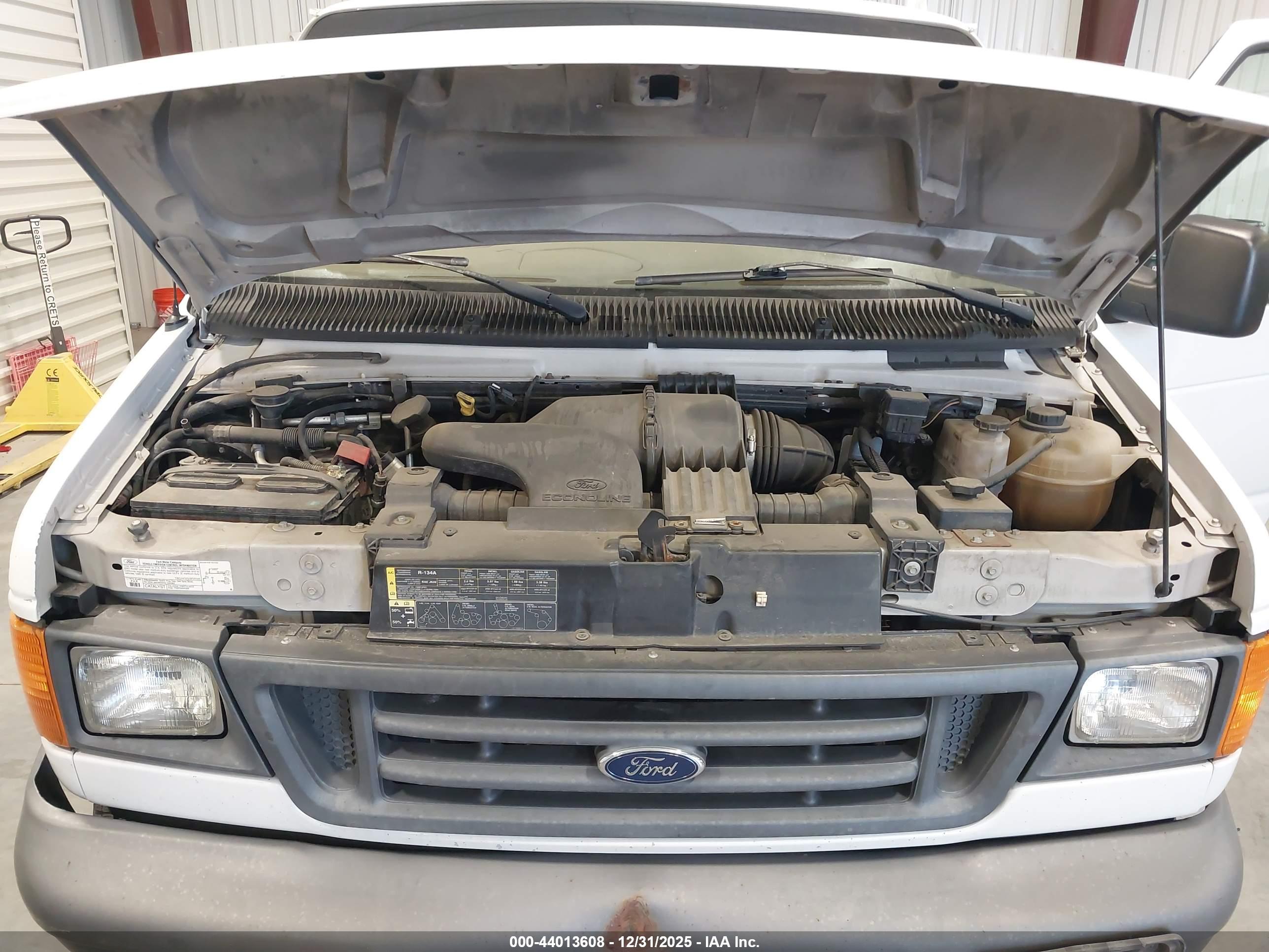 FORD E-250 image 10