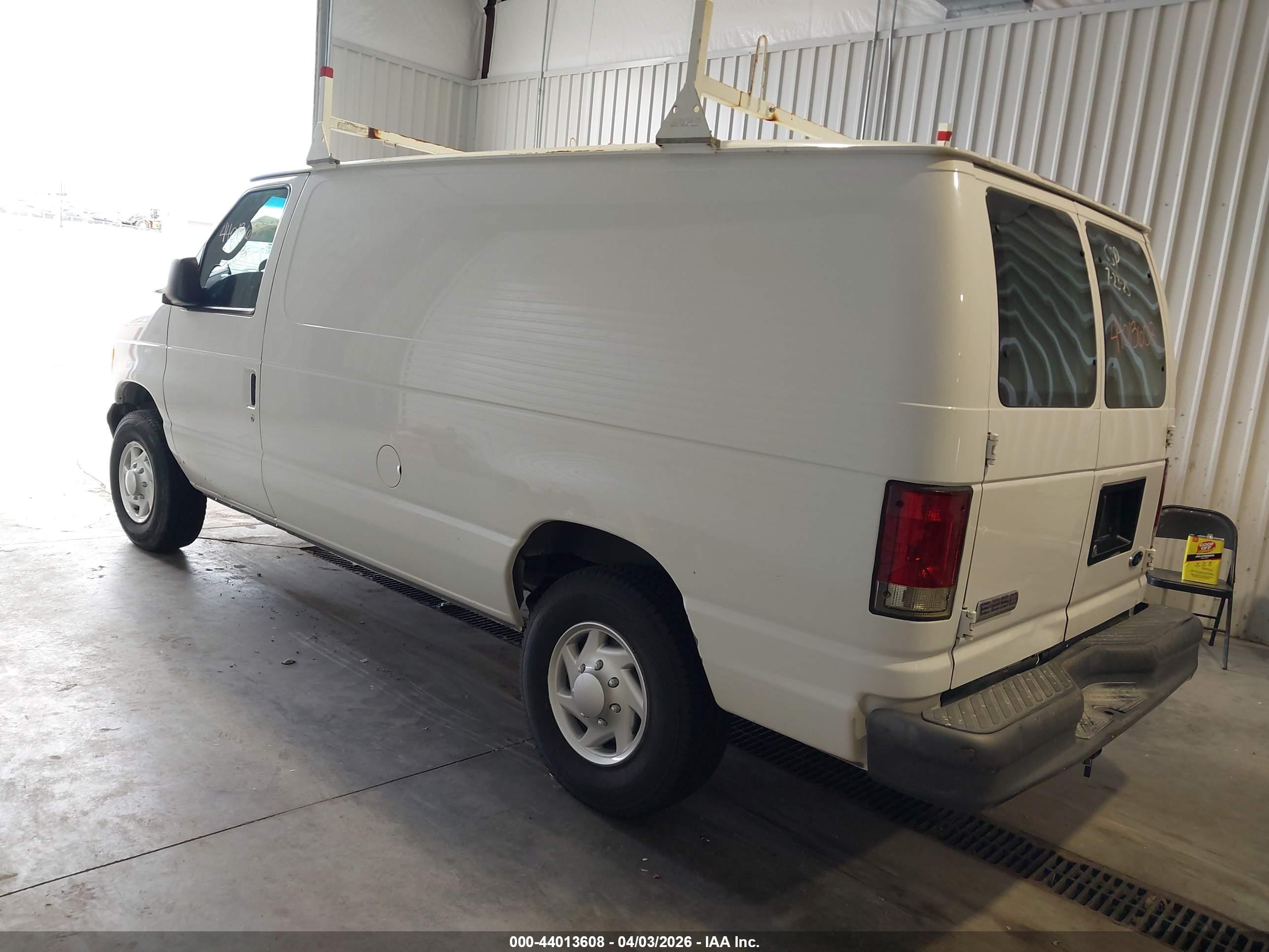 FORD E-250 image 3