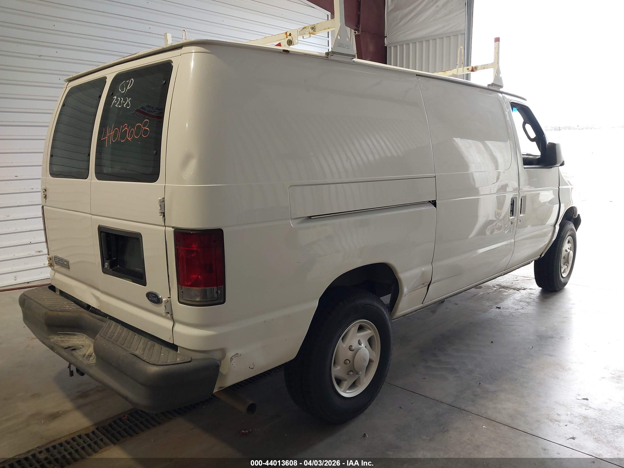 FORD E-250 image 4