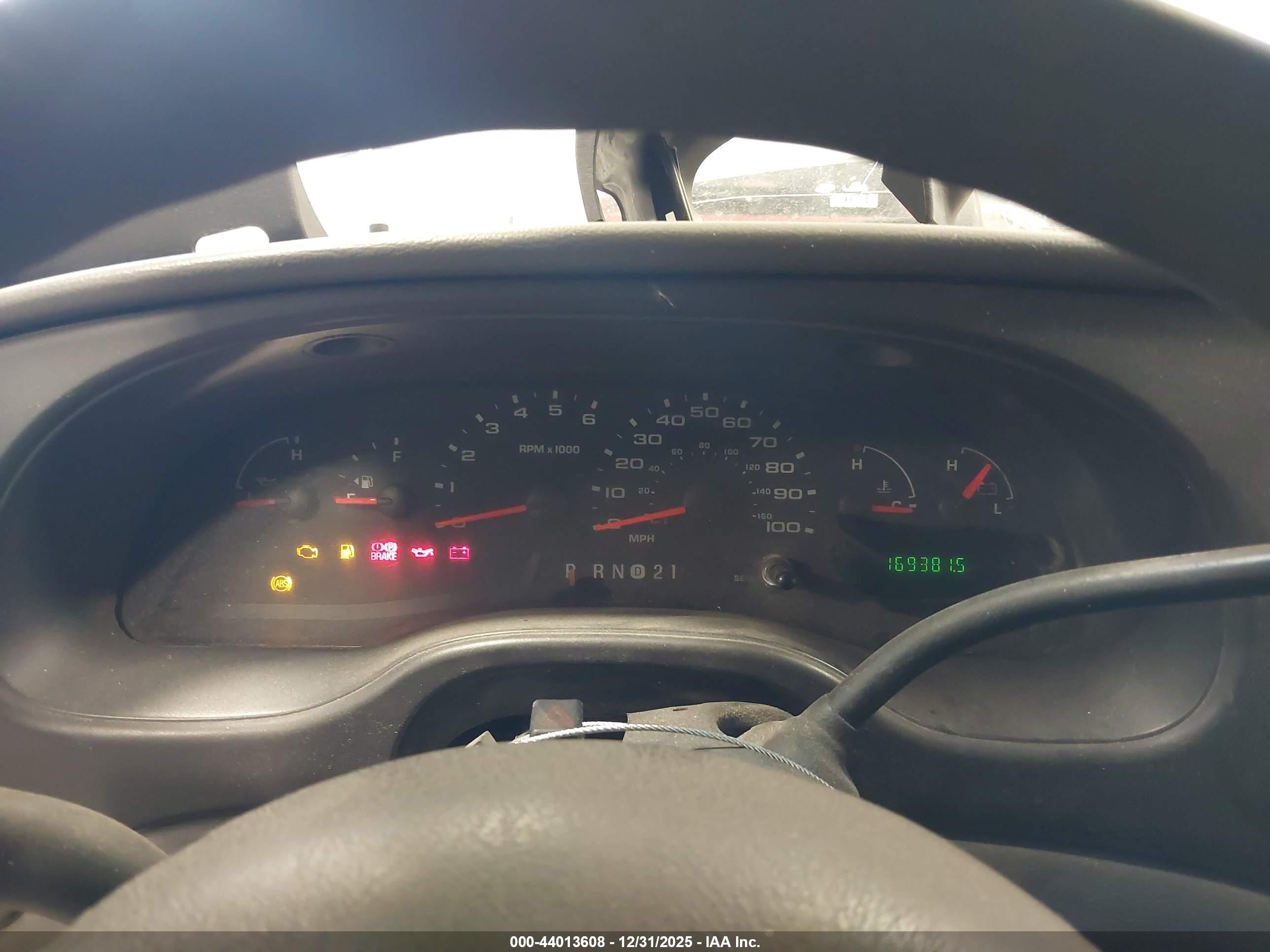 FORD E-250 image 7