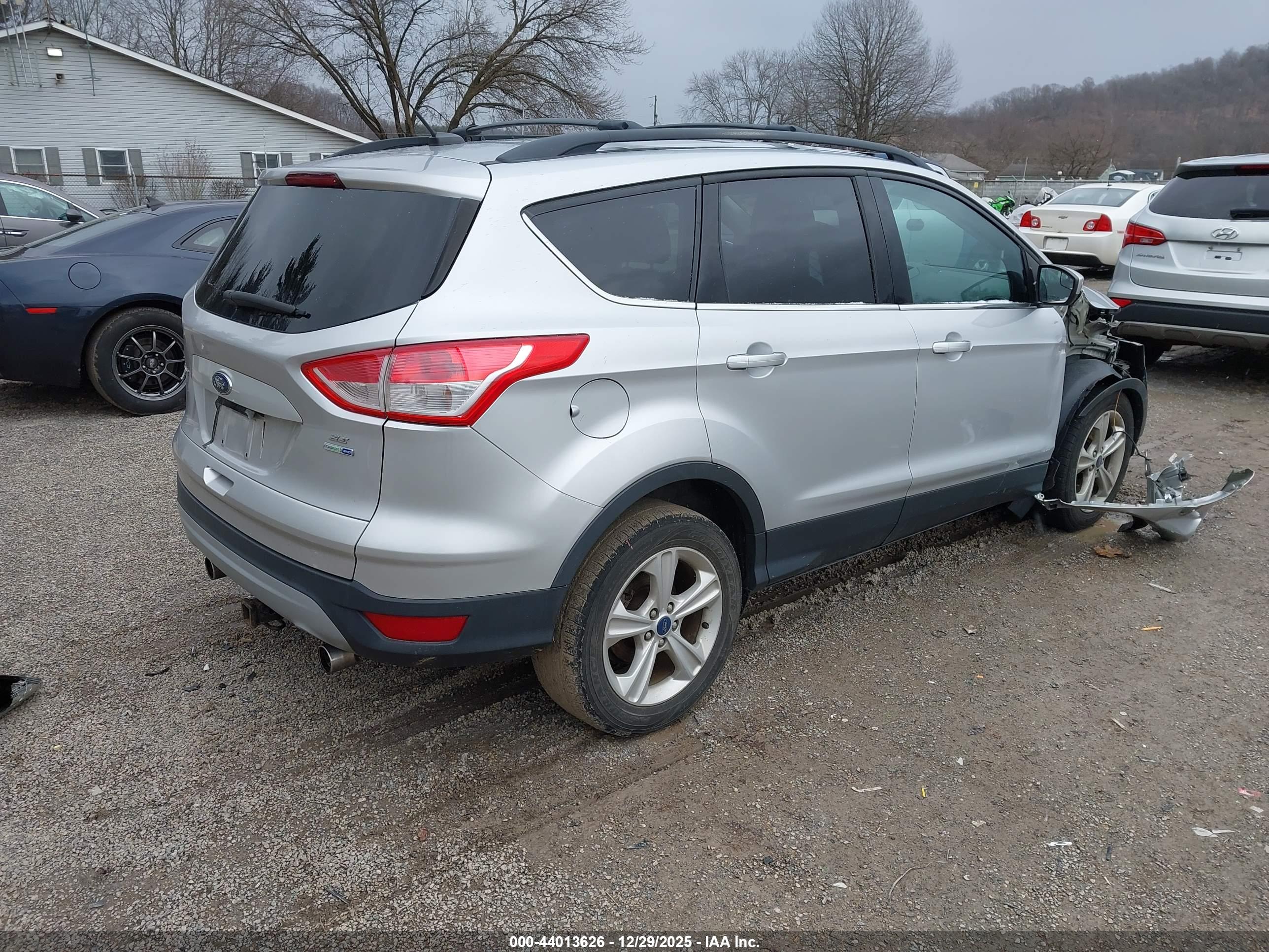 FORD ESCAPE image 4