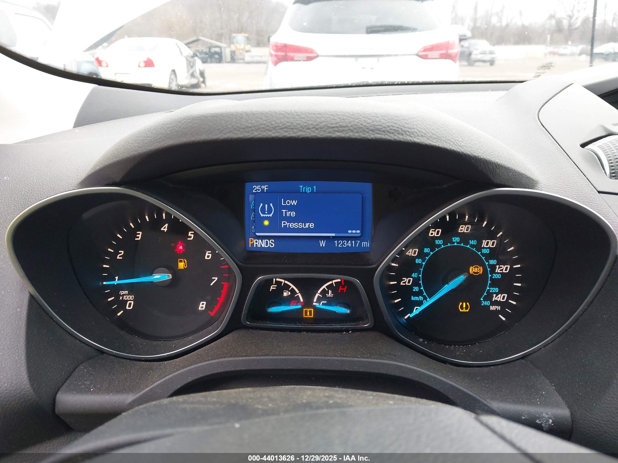FORD ESCAPE image 7