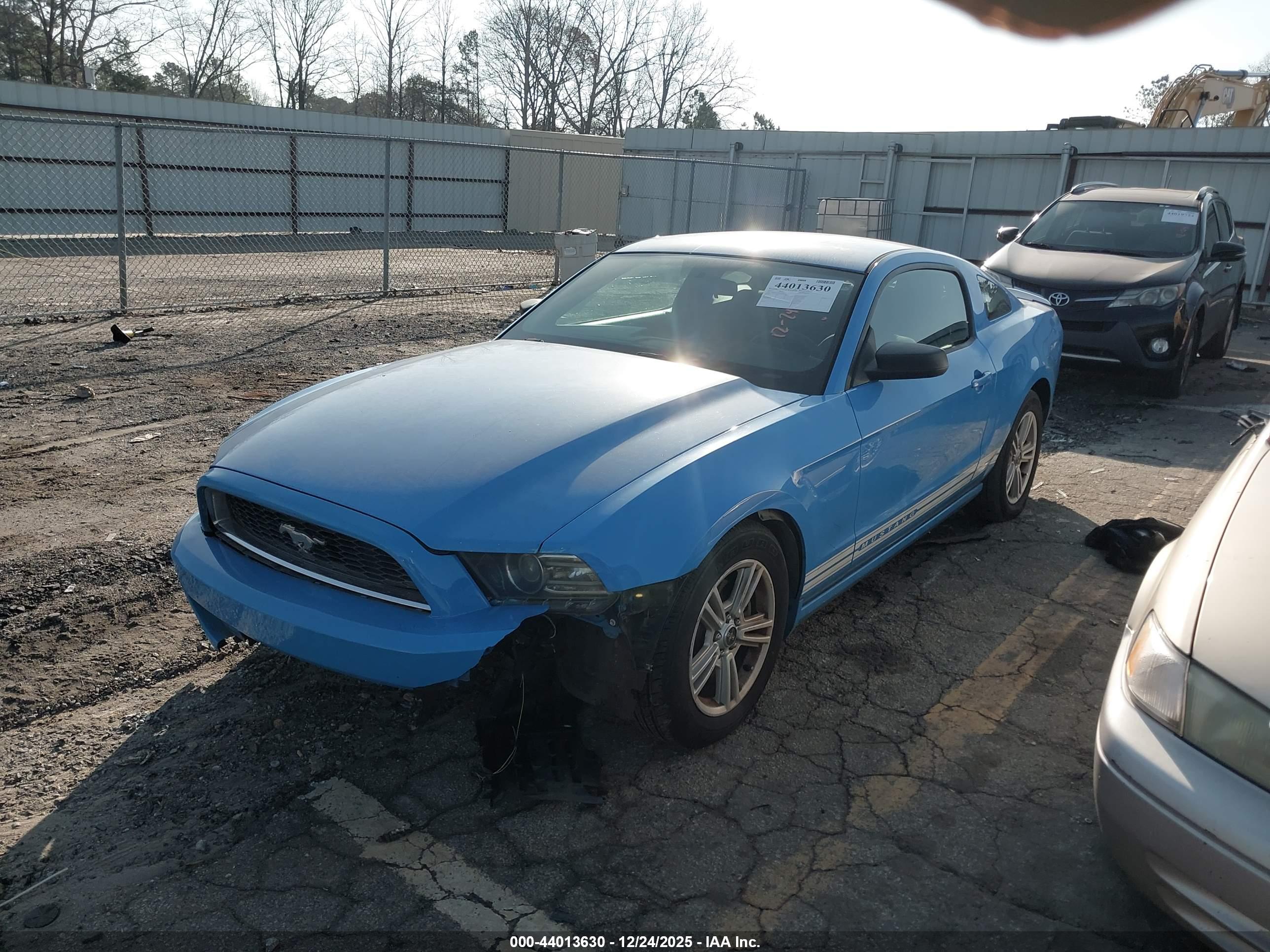 FORD MUSTANG image 2