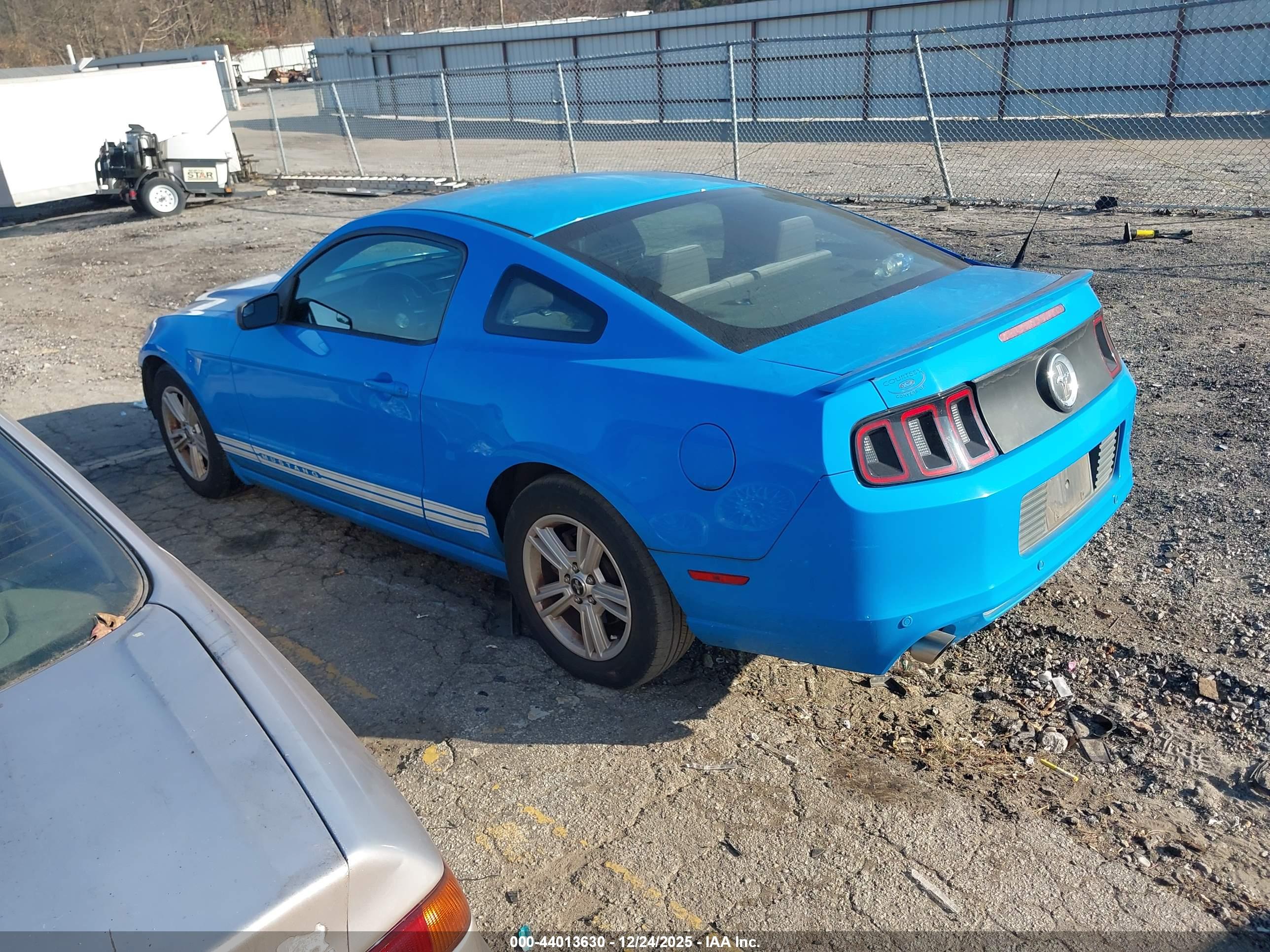 FORD MUSTANG image 3