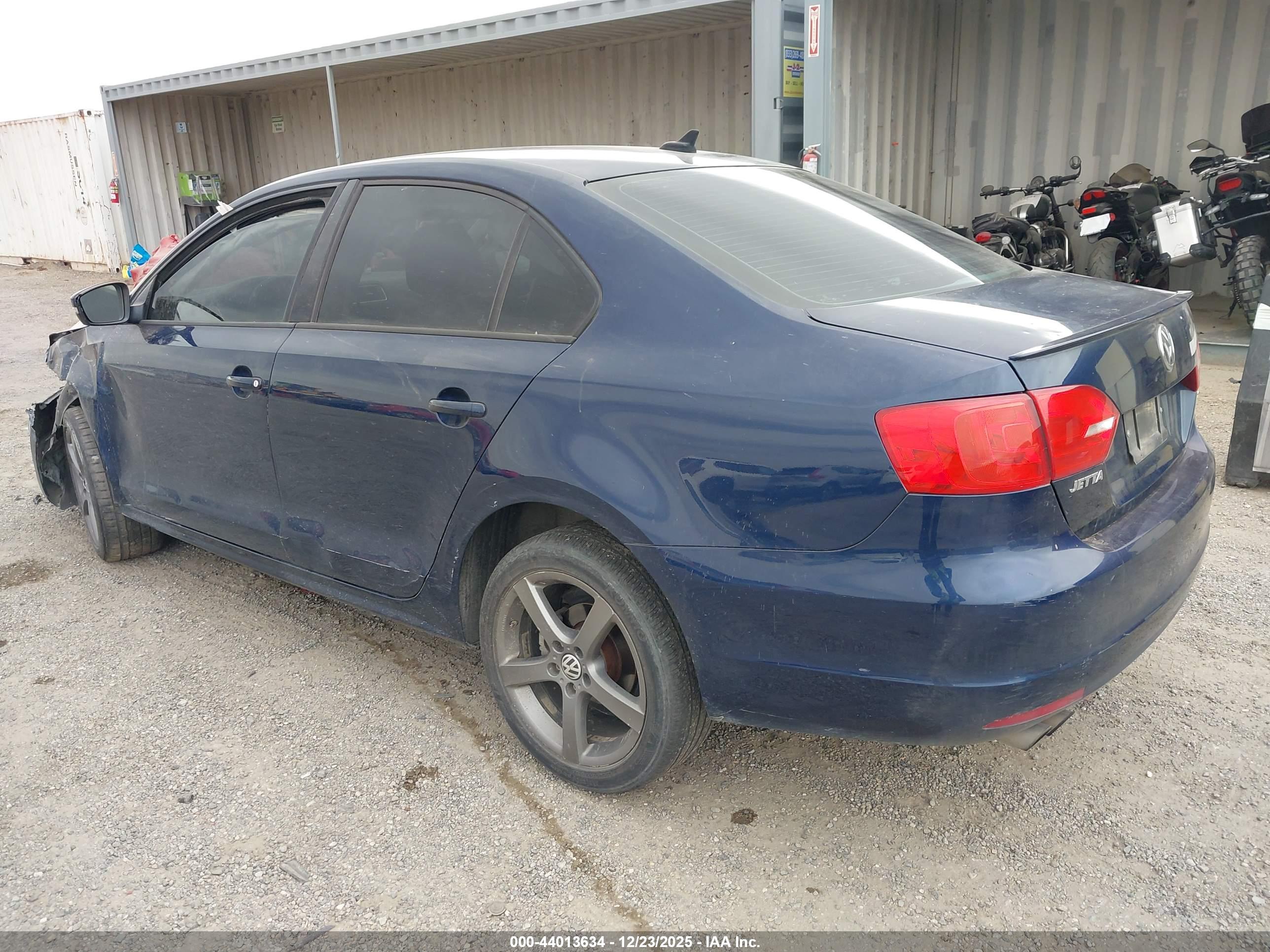 VOLKSWAGEN JETTA image 3