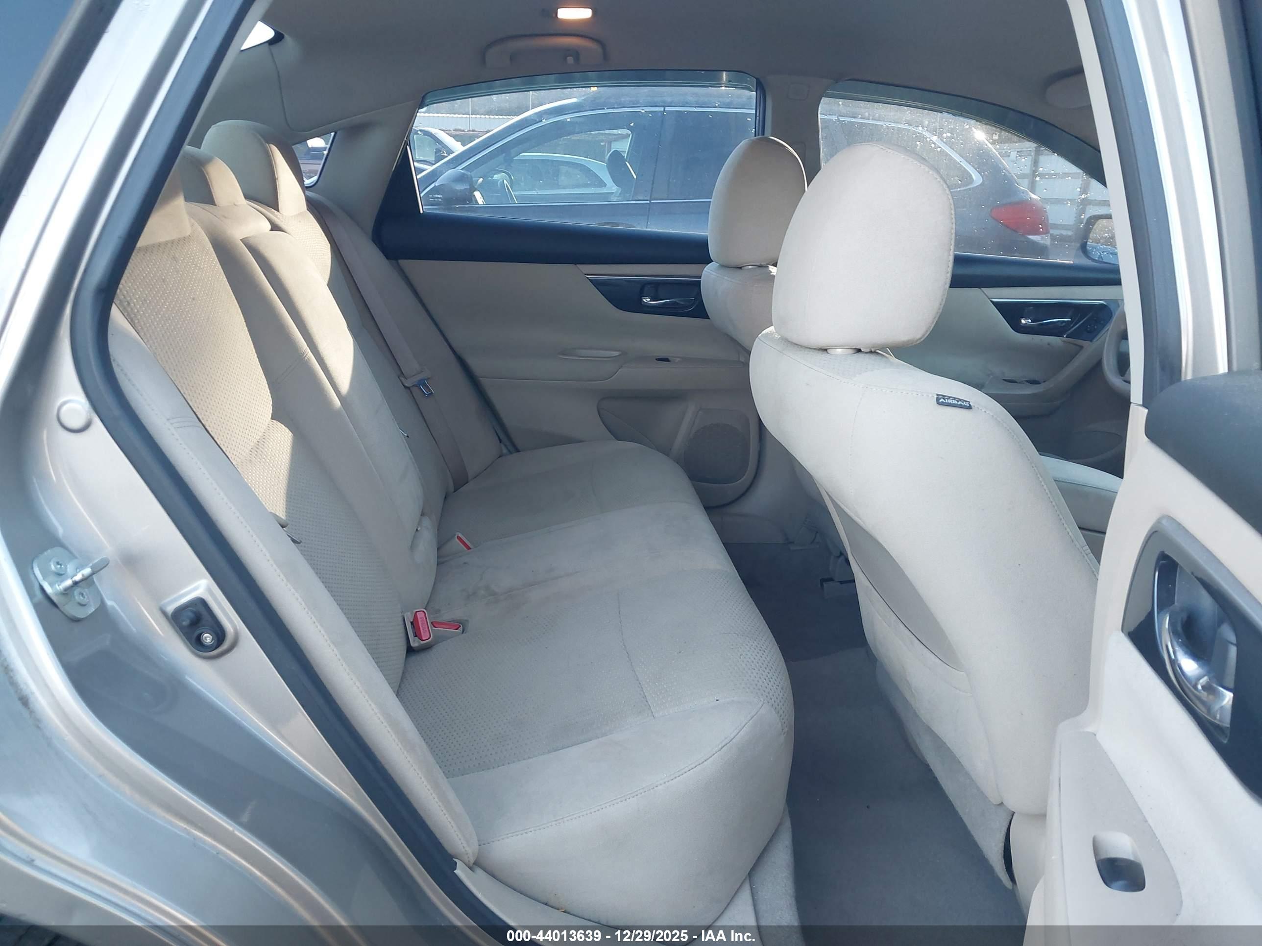 NISSAN ALTIMA image 8
