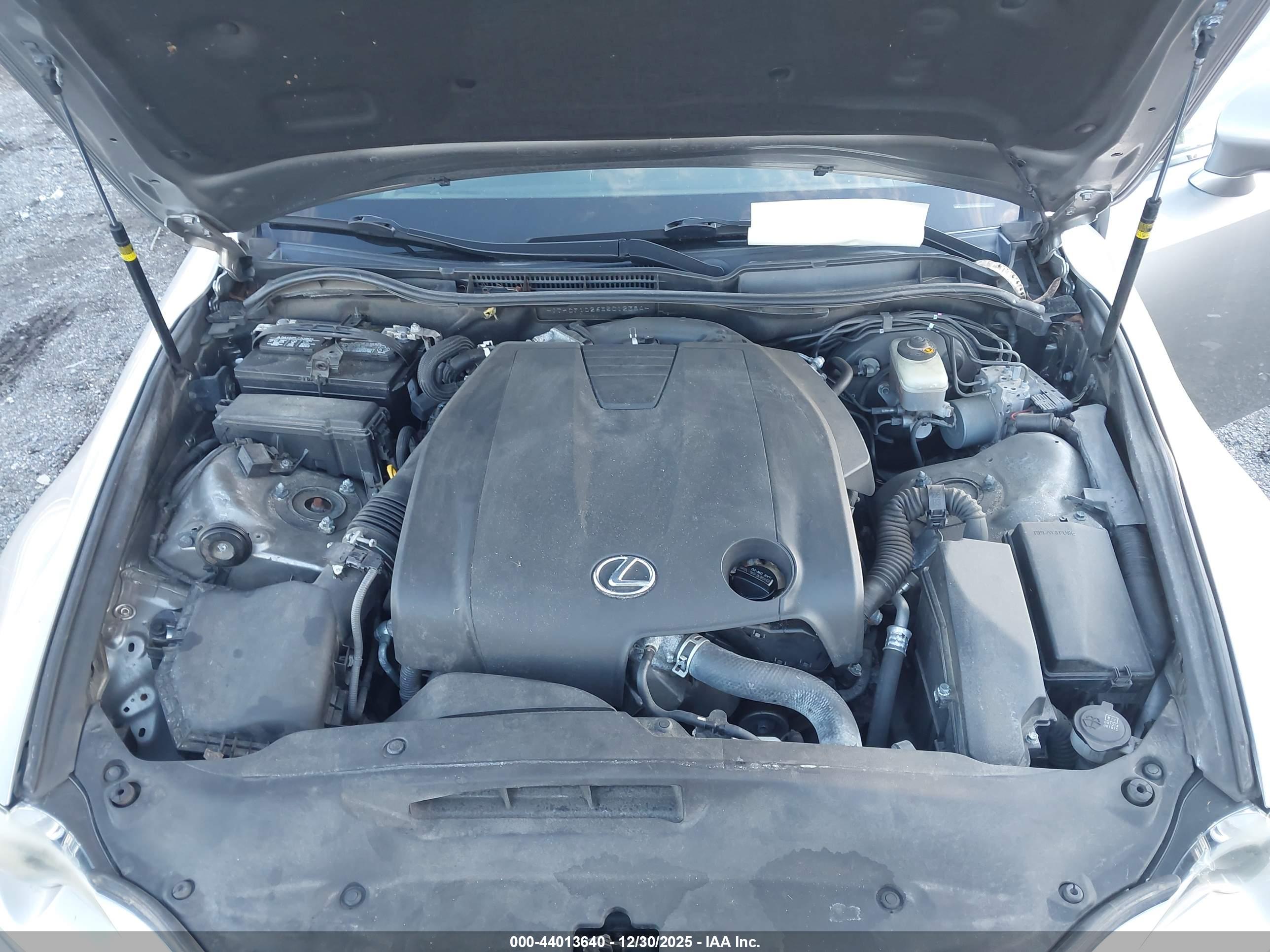 LEXUS IS image 10