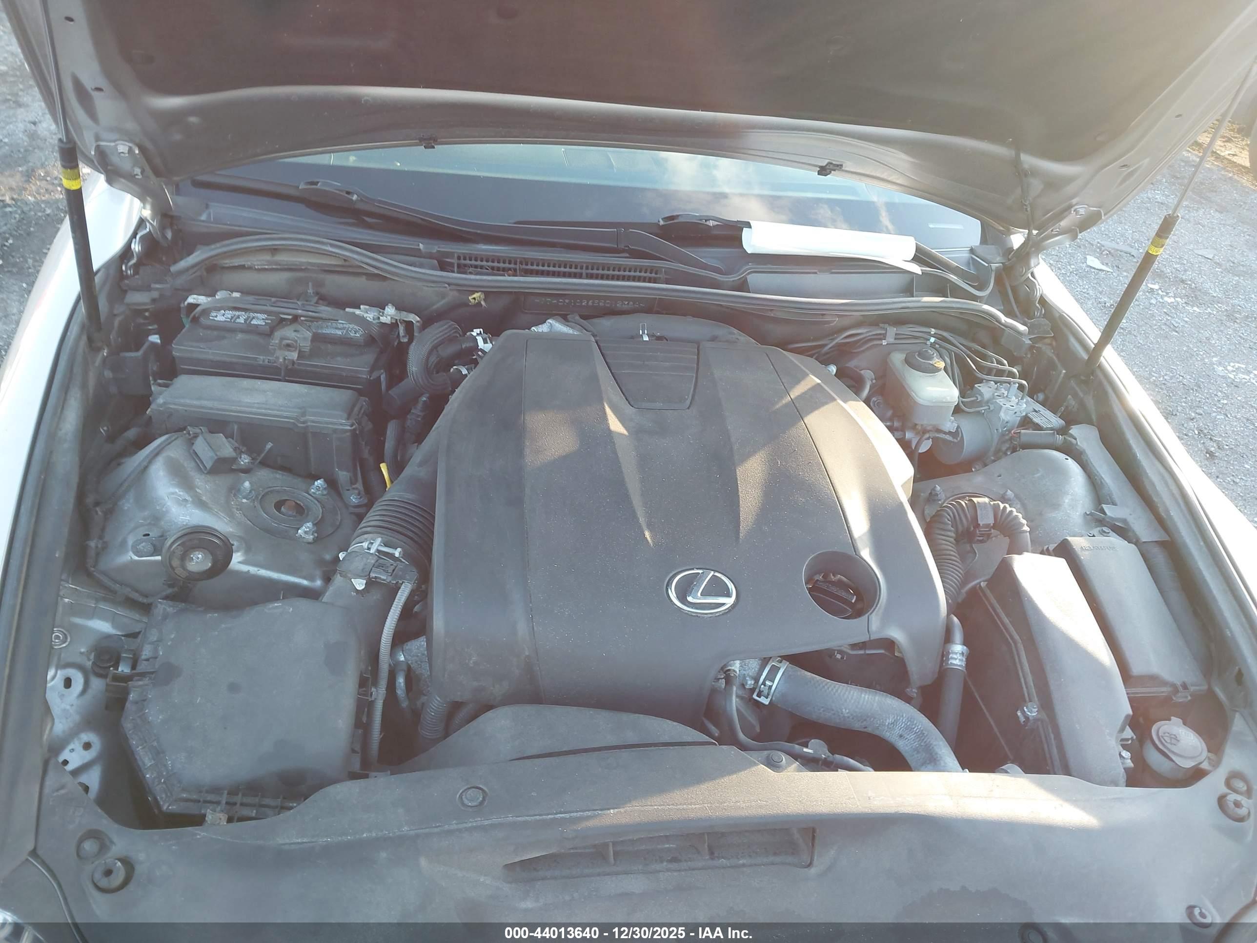 LEXUS IS image 6