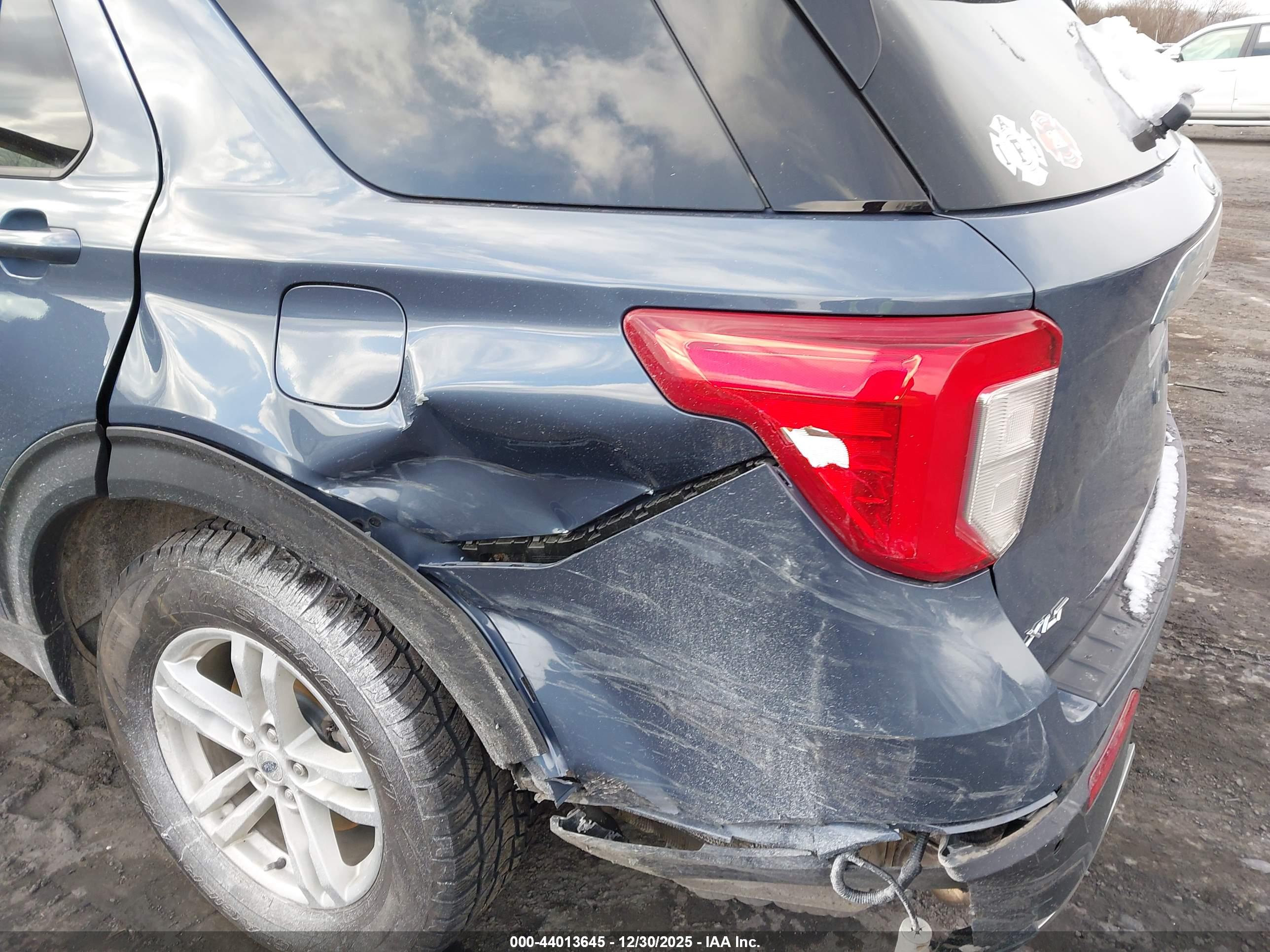 FORD EXPLORER image 6