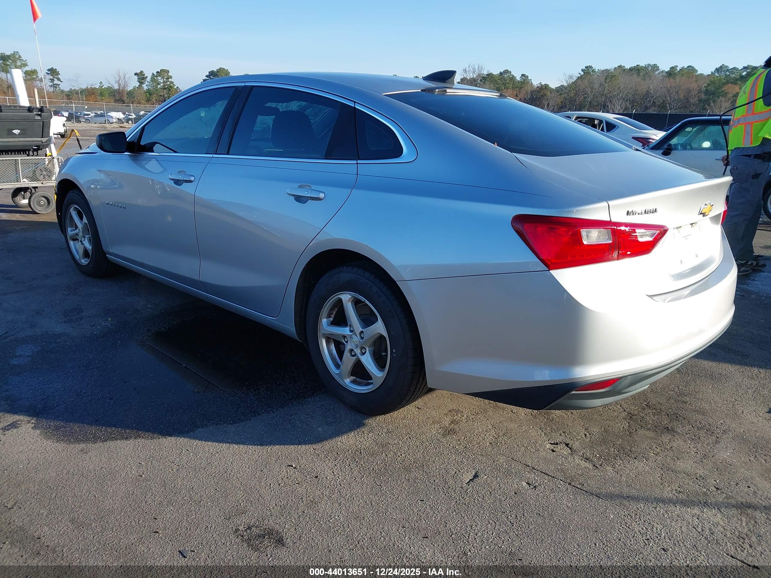 CHEVROLET MALIBU image 3