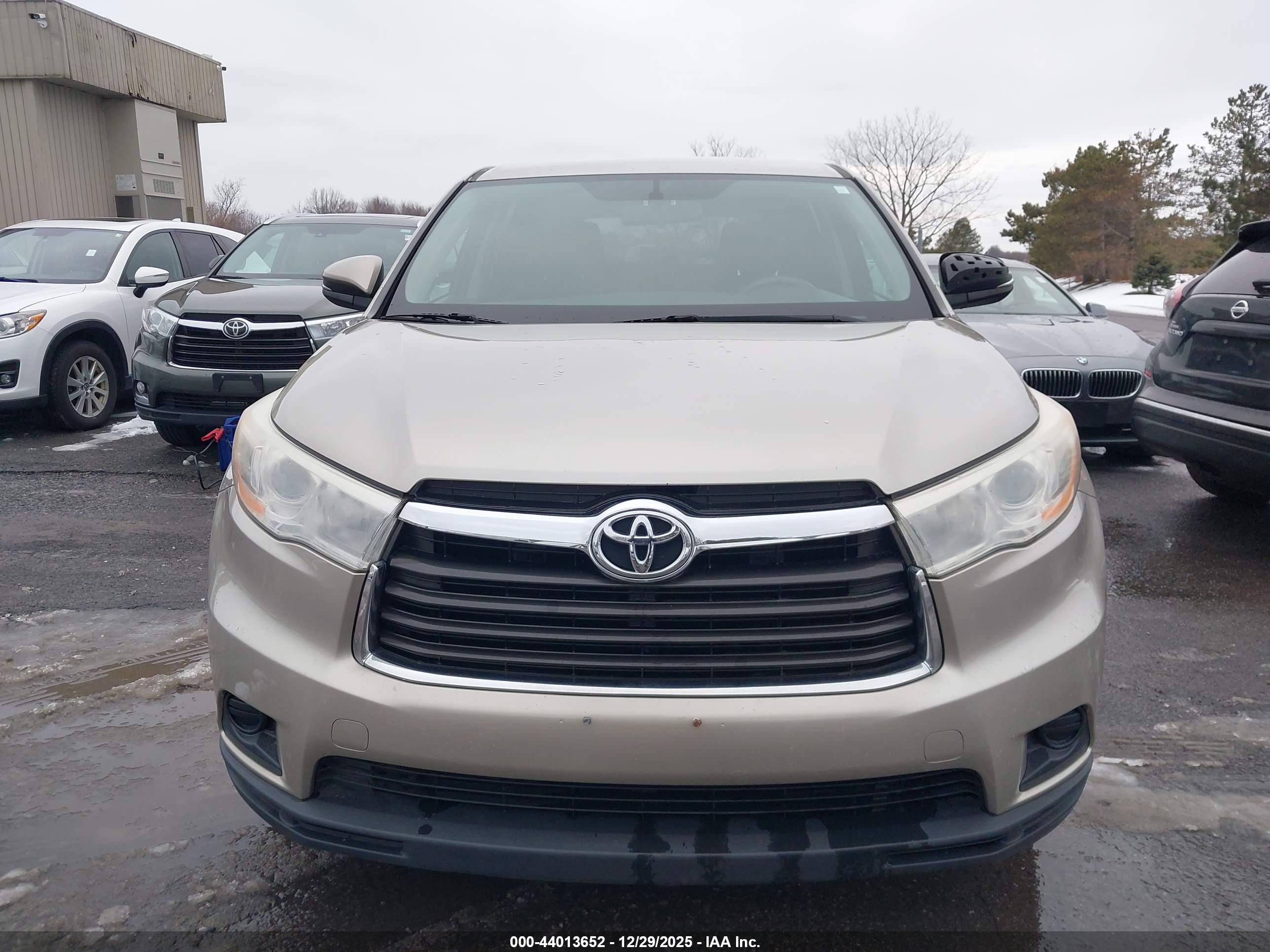 TOYOTA HIGHLANDER image 6
