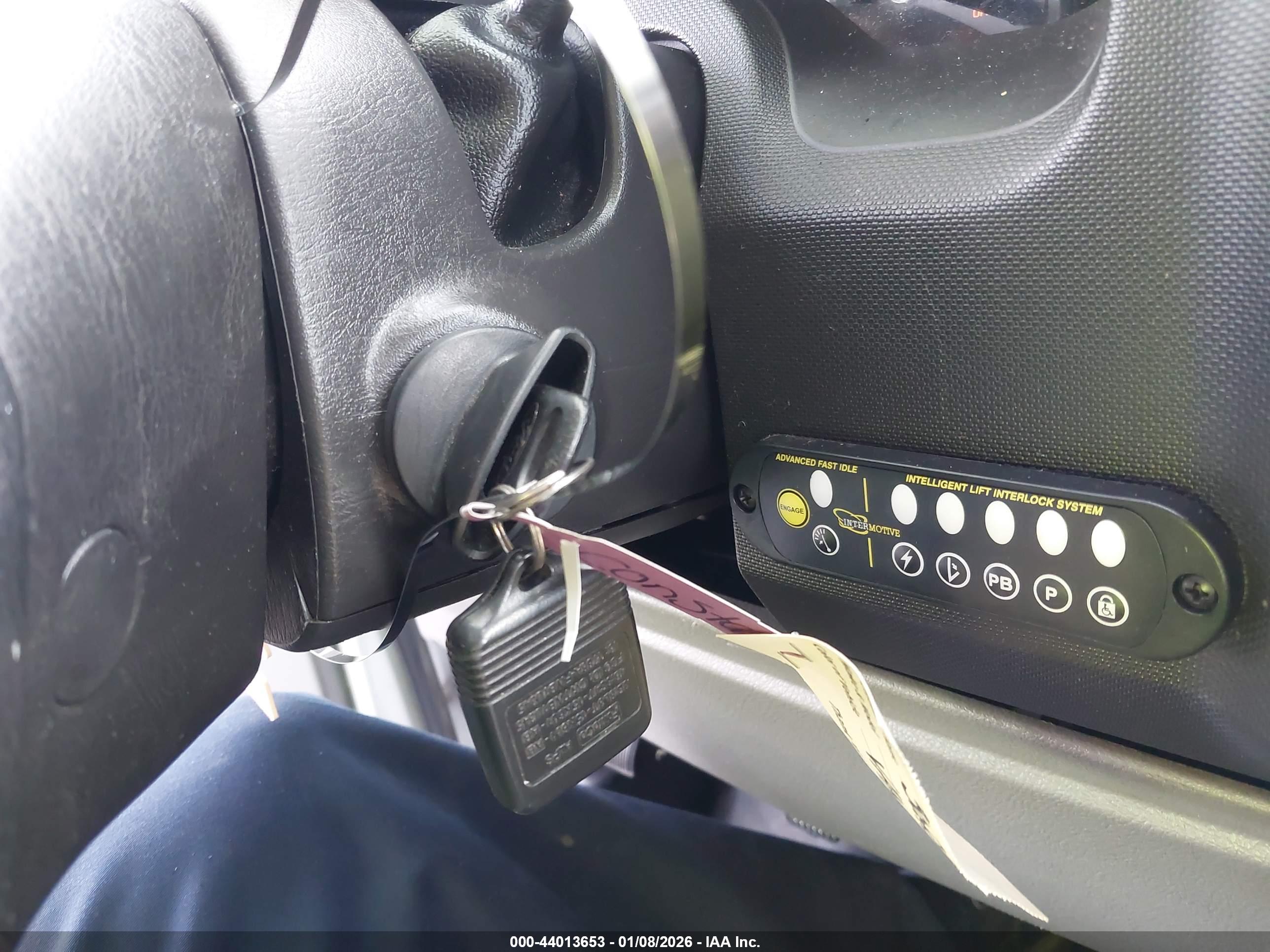 FORD E-350 image 11
